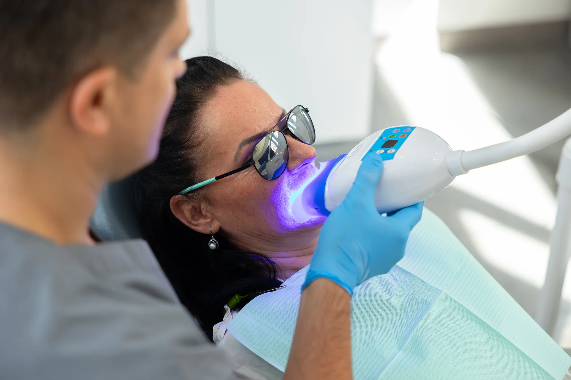 Dentálna hygiena pre deti a dospelých alebo profesionálne ambulantné bielenie zubov – Obrázok 6