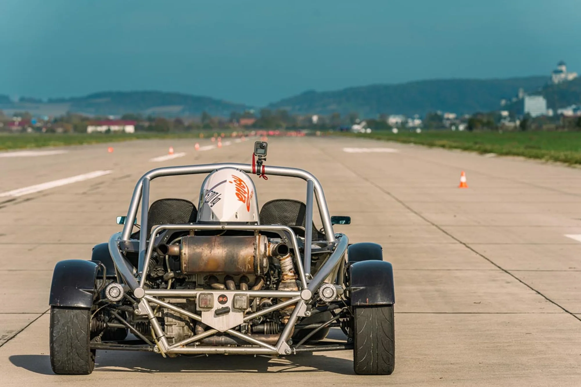 FORMULA F4 alebo ARIEL ATOM 3.5: Adrenalínová jazda až na 3 letiskách – Obrázok 3