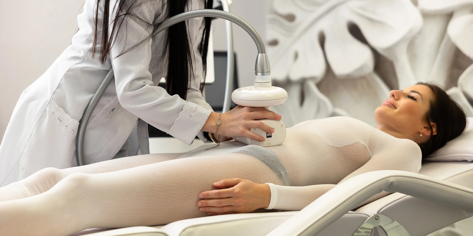Tvarujúce anticelulitídne LPG ošetrenie celého tela alebo tváre prístrojom Cellu M6® vo FB clinic