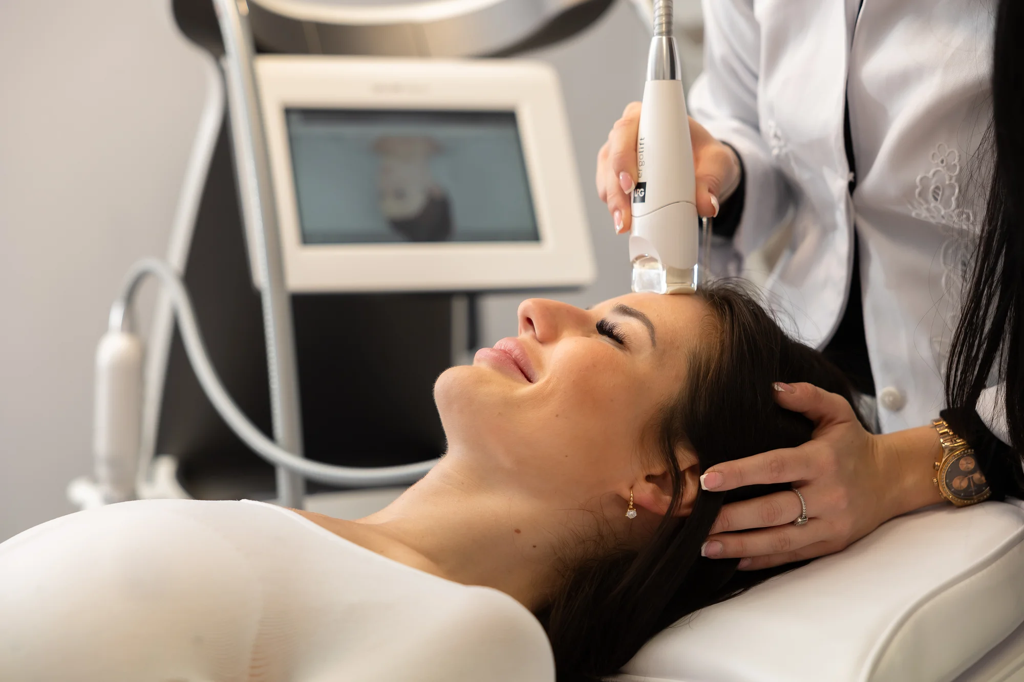 Tvarujúce anticelulitídne LPG ošetrenie celého tela alebo tváre prístrojom Cellu M6® vo FB clinic – Obrázok 6
