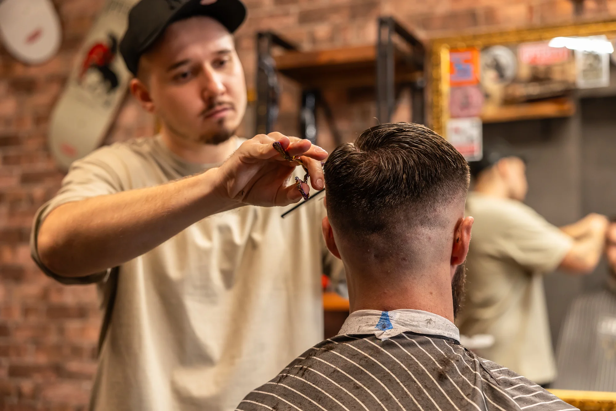 Sidepart Barbershop: Pánsky strih aj s úpravou brady – Obrázok 5
