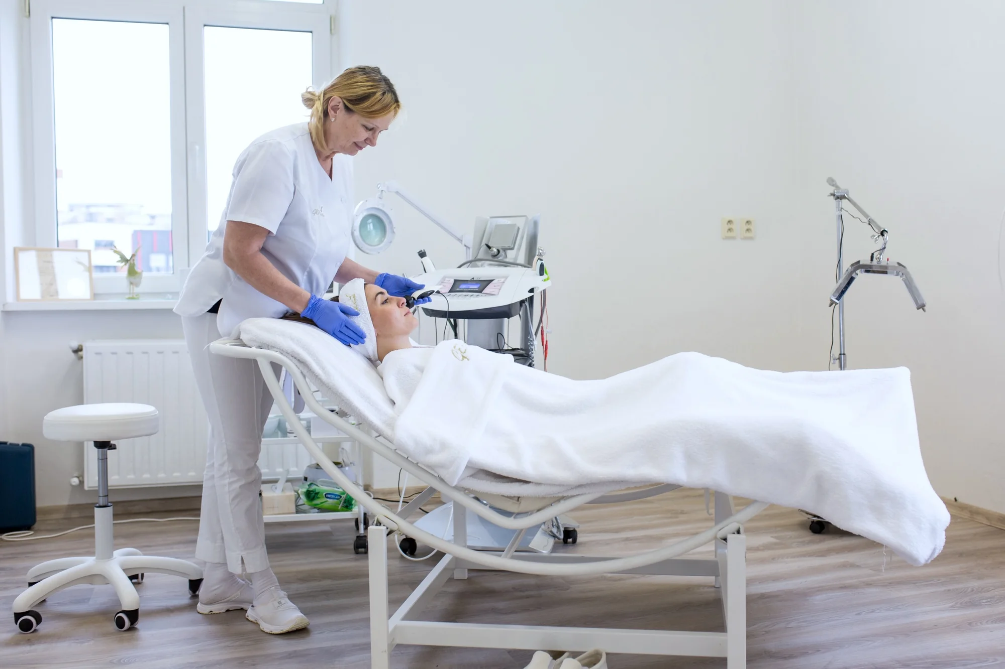 Rozmaznajte svoju pleť kozmetickými ošetreniami v salóne Emerite – Obrázok 4