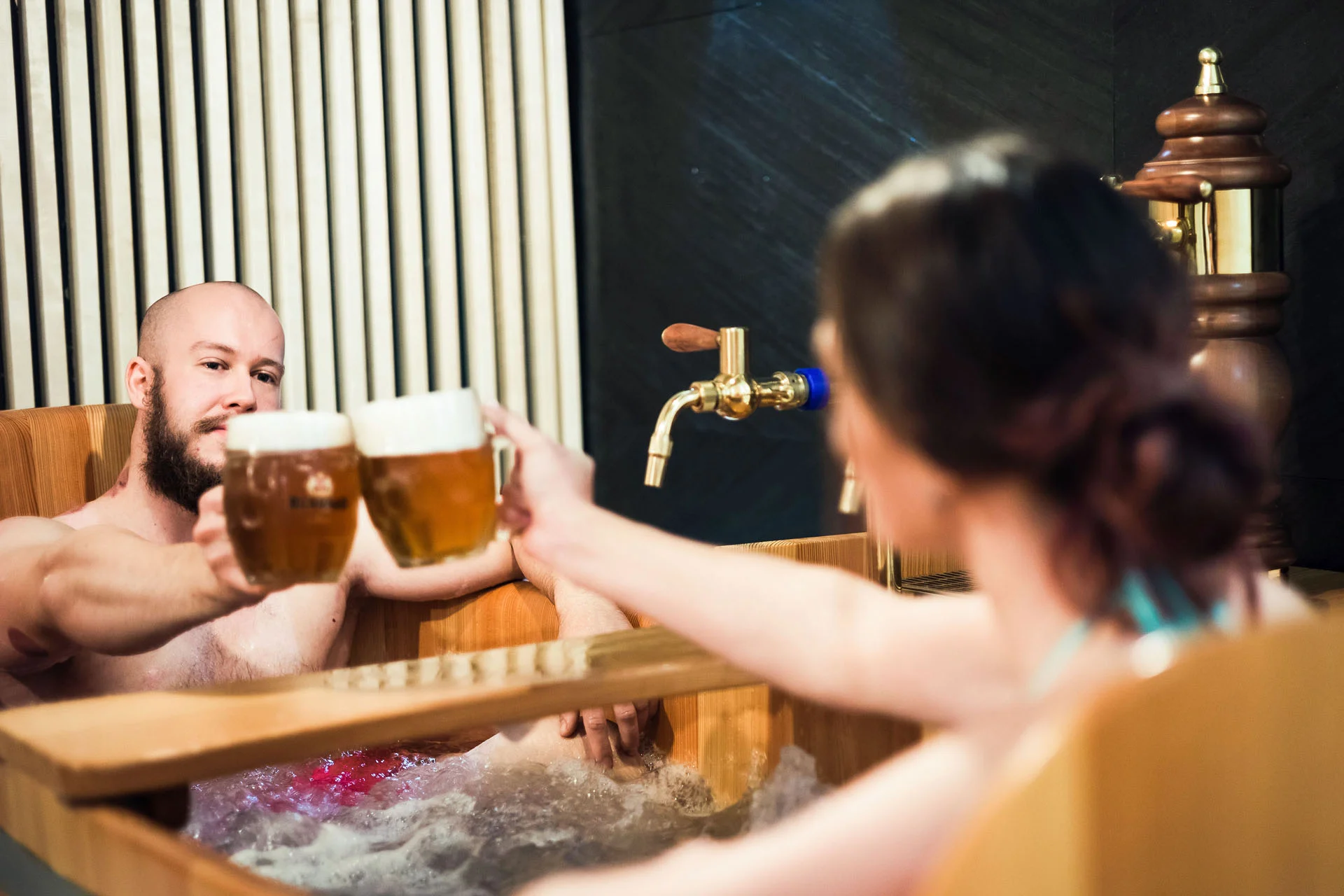 Wellness, masáž, pivný kúpeľ s neobmedzenou konzumáciou piva či otvorený voucher do reštaurácie – Obrázok 6