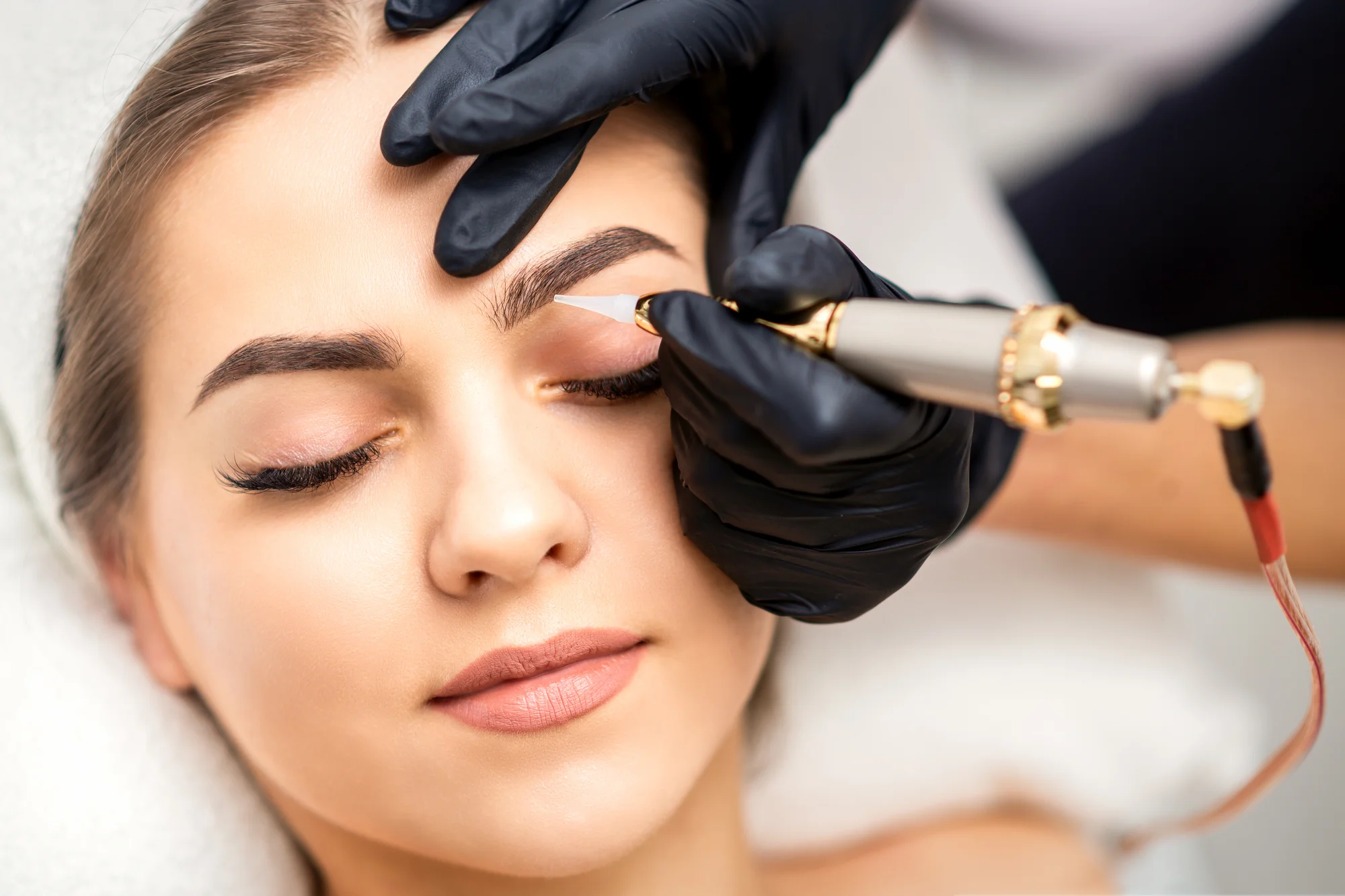 Permanentný make-up obočia: Powder Brows alebo Combo Brows – Obrázok 2