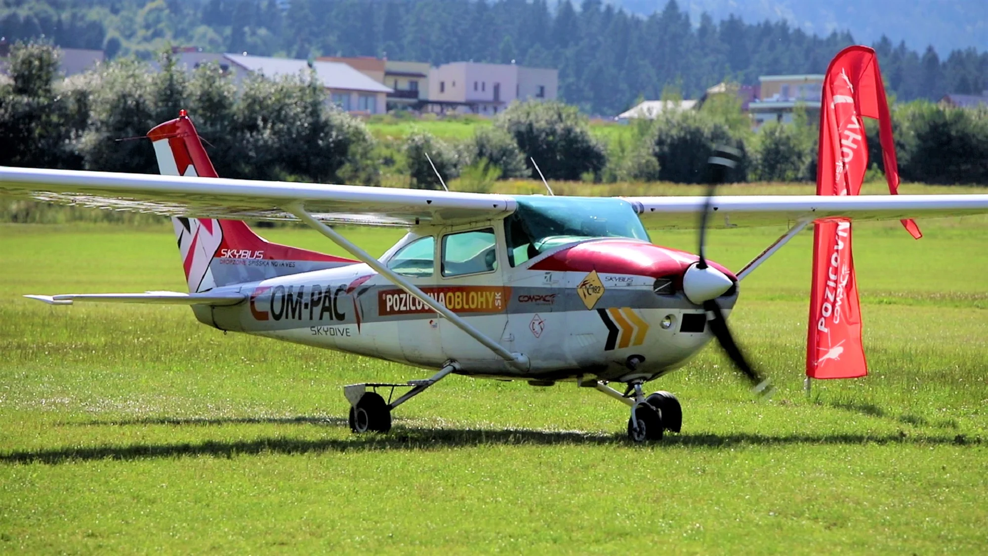 Let lietadlom CESSNA 182 ponad Tatry alebo Spiš pre 1 až 3 osoby s možnosťou pilotovania – Obrázok 5
