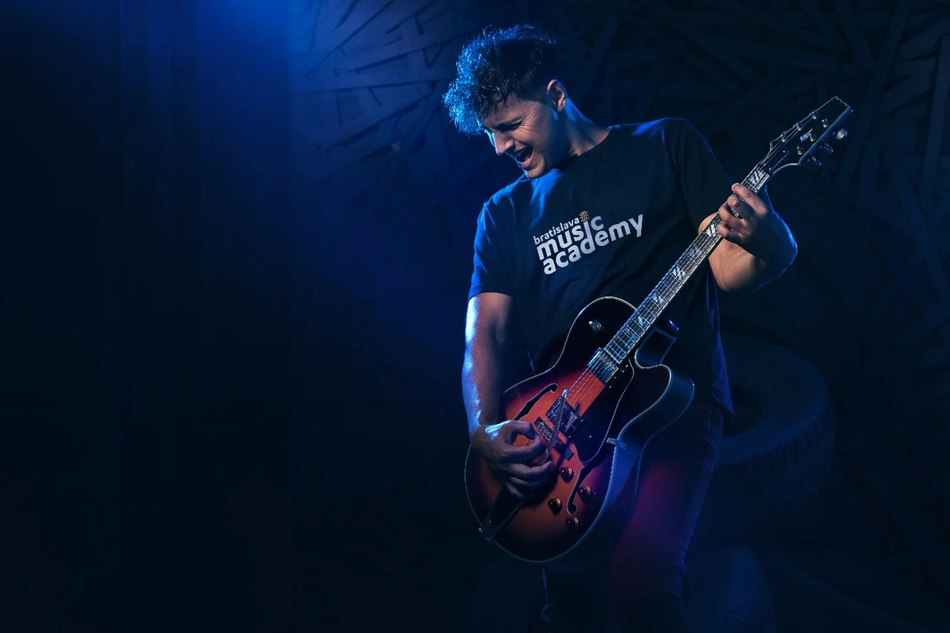 Výučba hry na hudobný nástroj: Gitara, ukulele, klavír, spev či bicie – Obrázok 2