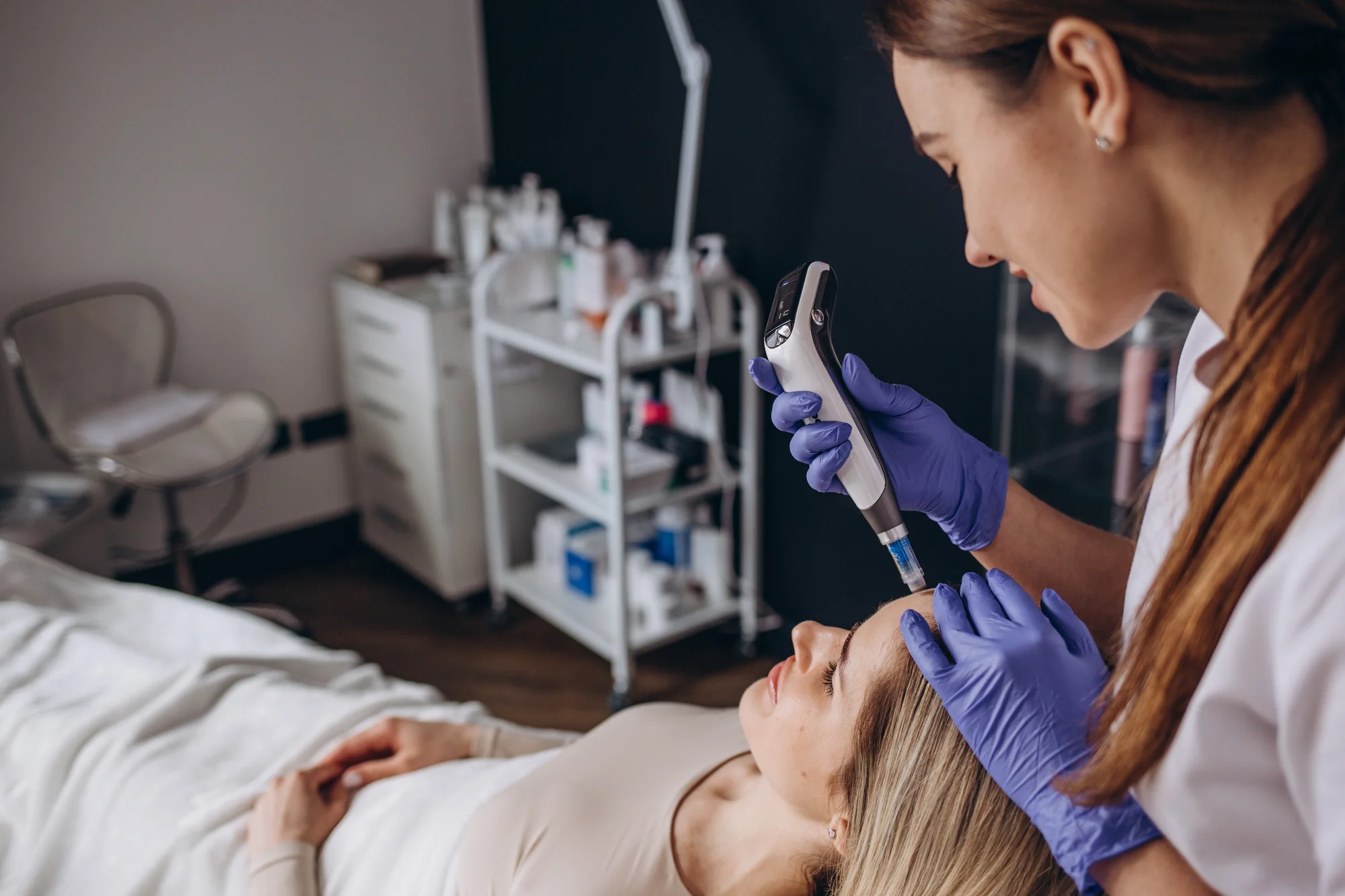 Mezoterapia dermapenom na omladenie či boj s akné v kozmetickom salóne Beauty, aj permanentky – Obrázok 2