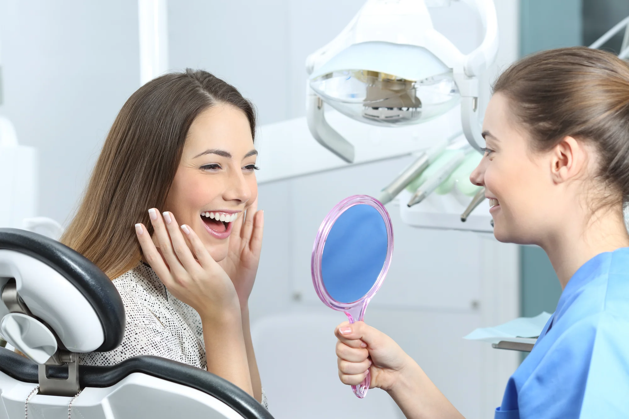 Dentálna hygiena s pieskovaním a bielením zubov v Gekam-dental – Obrázok 4