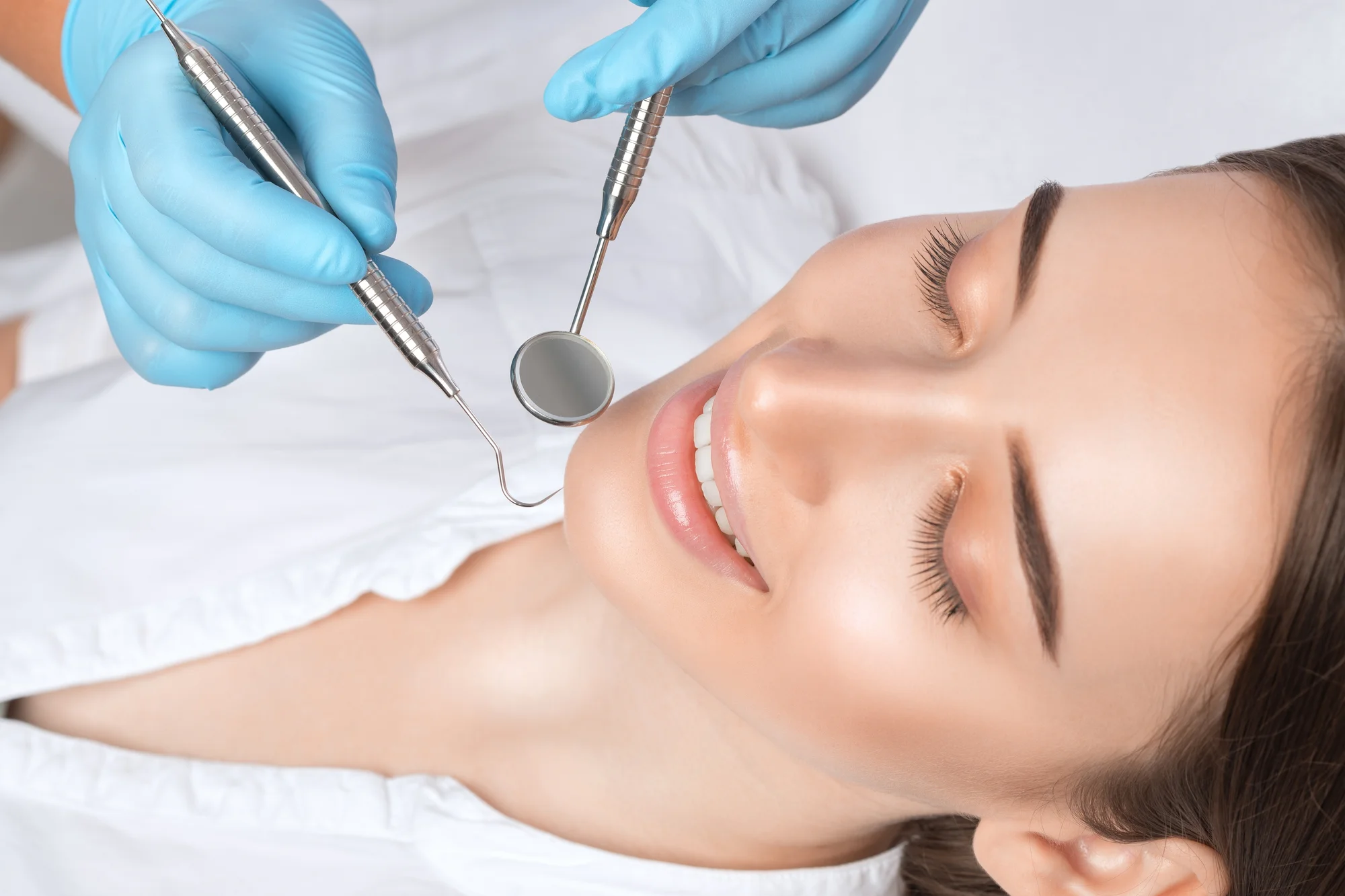 Dentálna hygiena s pieskovaním a bielením zubov v Gekam-dental – Obrázok 5
