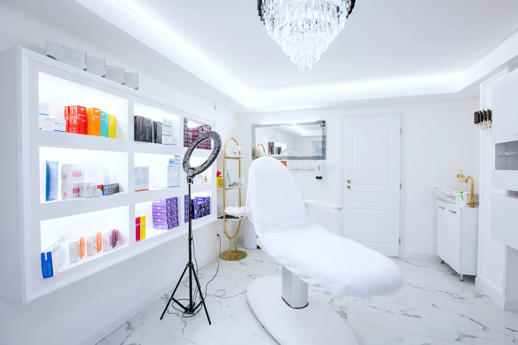 Darčeková poukážka v hodnote 100 alebo 150 € na všetky služby v estetickom centre Esteľ Clinic – Obrázok 2