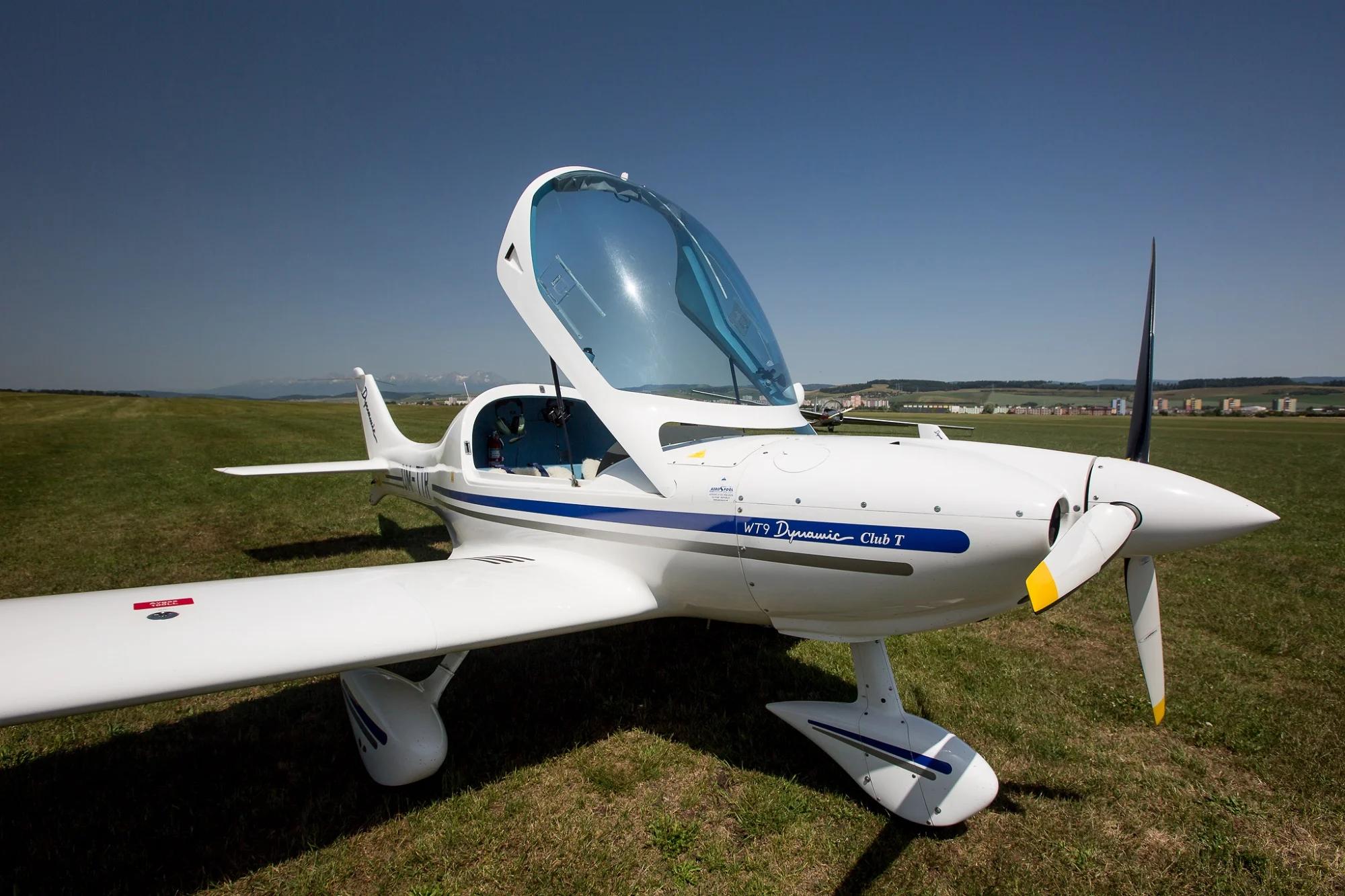 Preleťte sa ponad Spiš a Tatry lietadlom AEROSPOOL WT9 DYNAMIC aj s možnosťou pilotovania – Obrázok 2