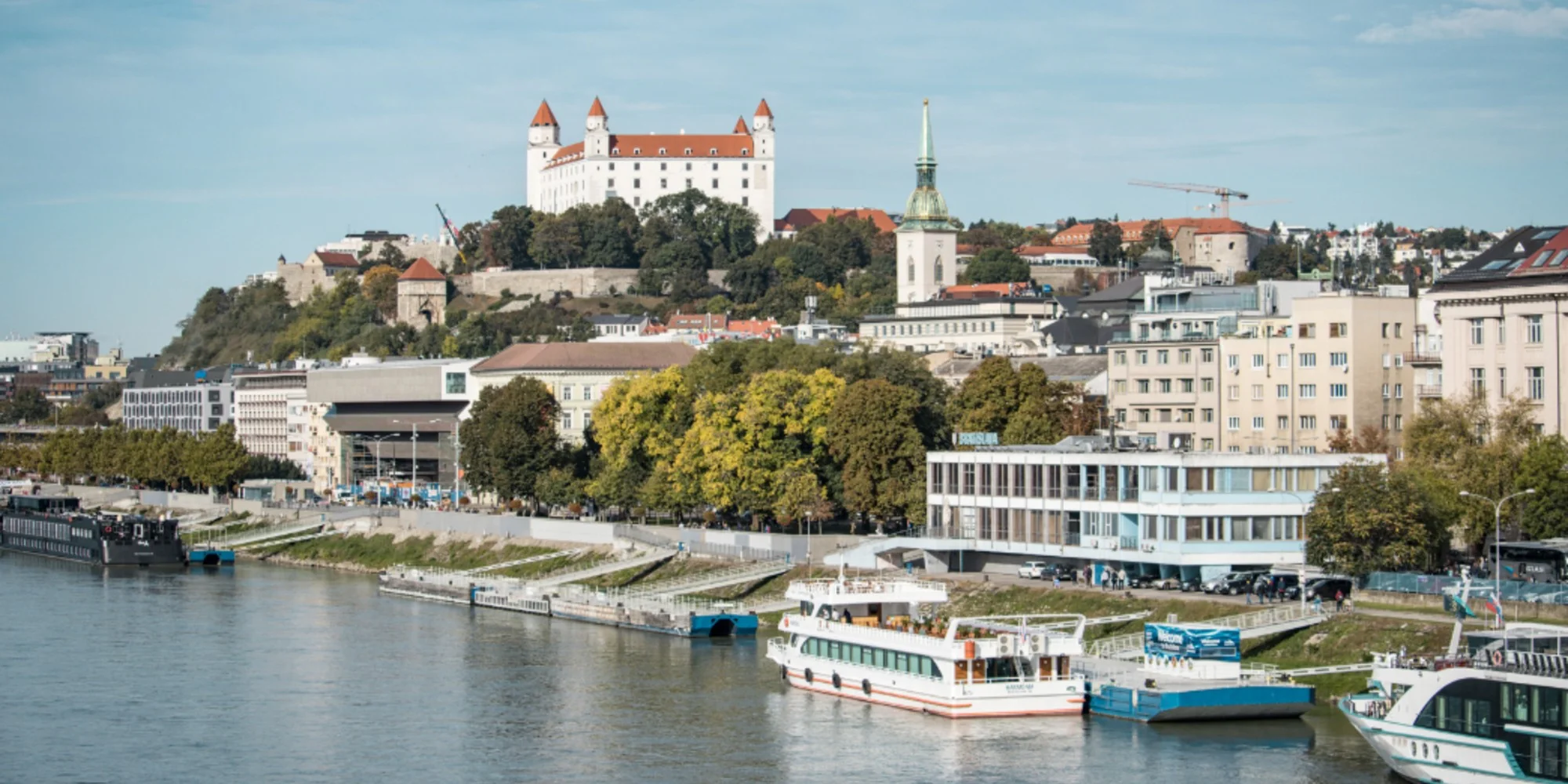 Zážitkové plavby vyhliadkovou loďou na Dunaji