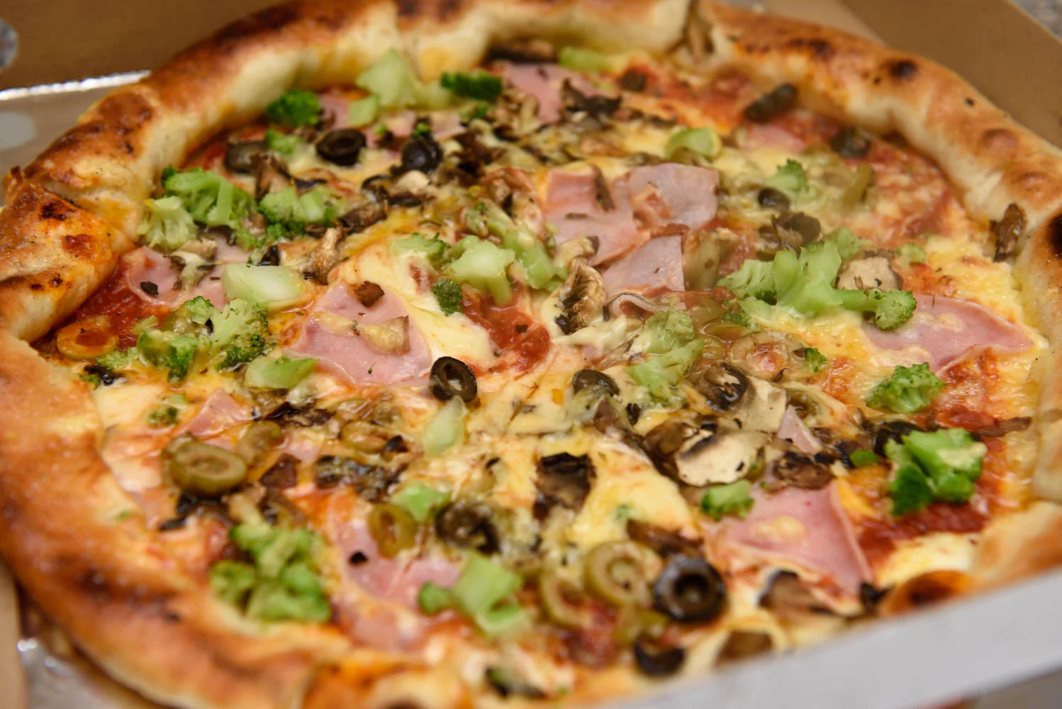 Skvelá pizza podľa vášho výberu v Pizza Grande – Obrázok 3