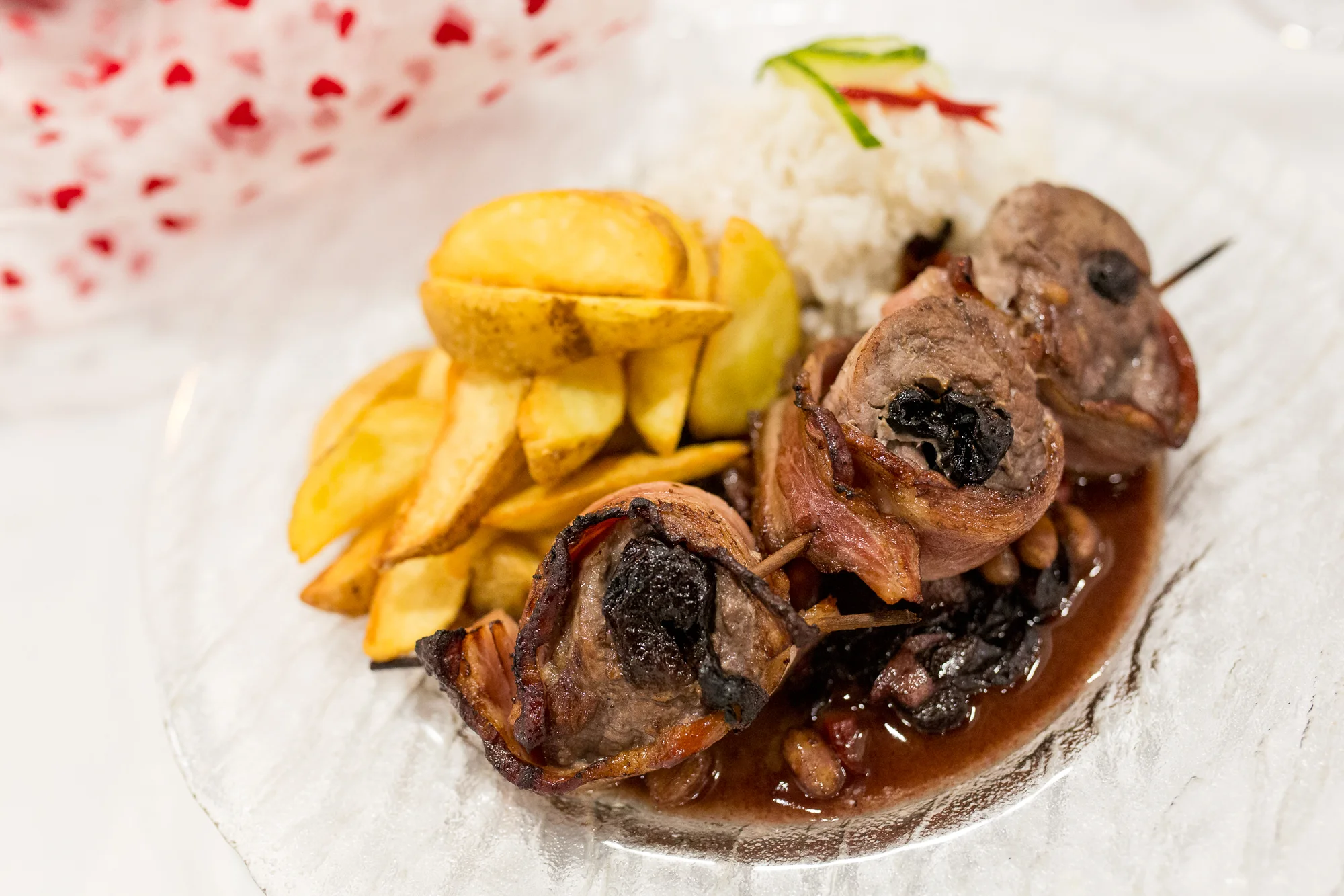 Trojchodová večera s fľašou sektu v Atelier Caffe & Restaurant – Obrázok 4