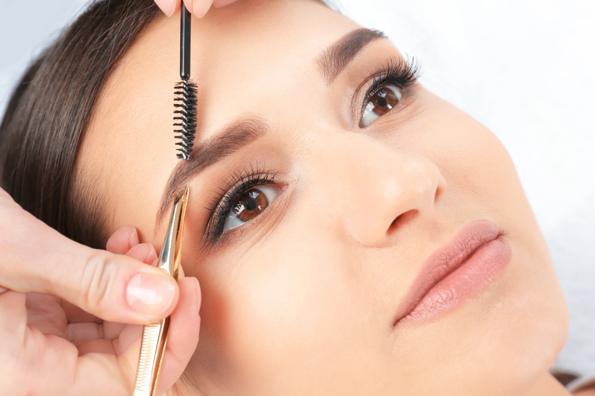 Lash lift & botox s úpravou a farbením obočia: prirodzené nadvihnutie a posilnenie mihalníc – Obrázok 4