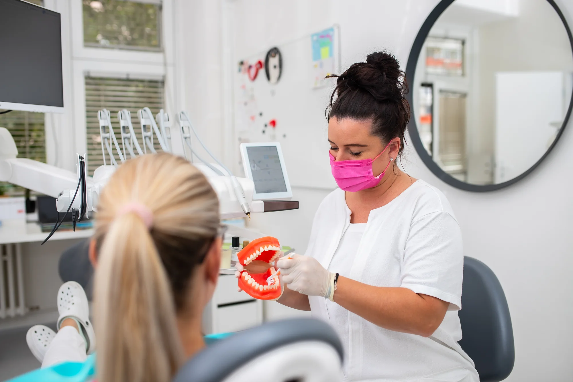 Dentálna hygiena a ambulantné i domáce bielenie zubov – Obrázok 3