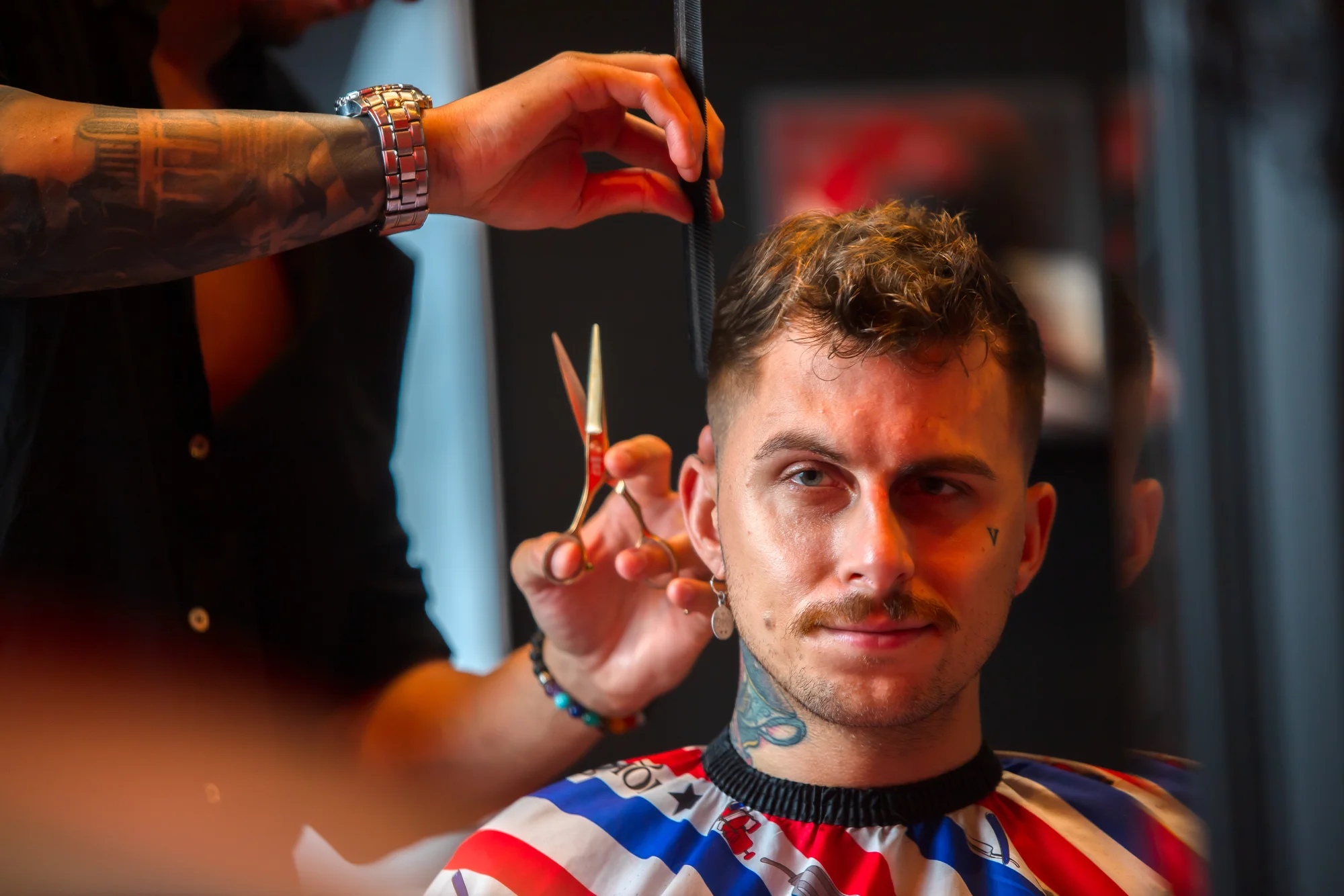 Pánsky strih a úprava brady u barbera v centre mesta – Obrázok 2