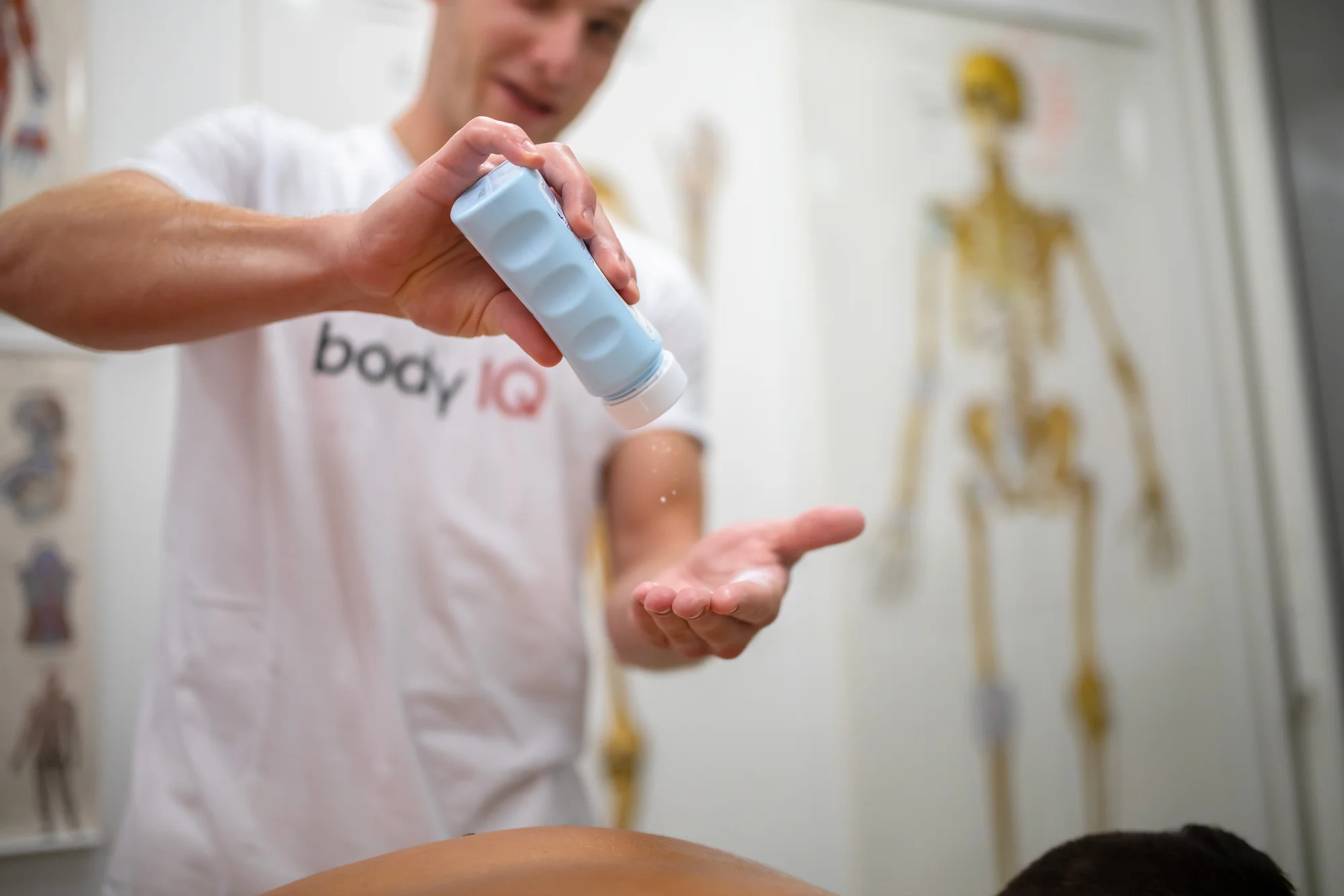 Klasická alebo terapeutická masáž či diagnostika pohybového aparátu – Obrázok 5