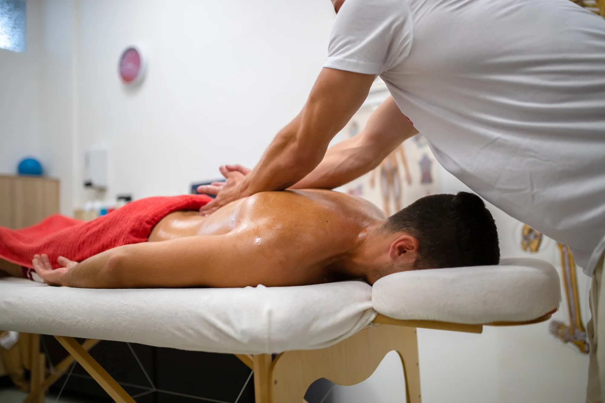 Klasická alebo terapeutická masáž či diagnostika pohybového aparátu – Obrázok 2