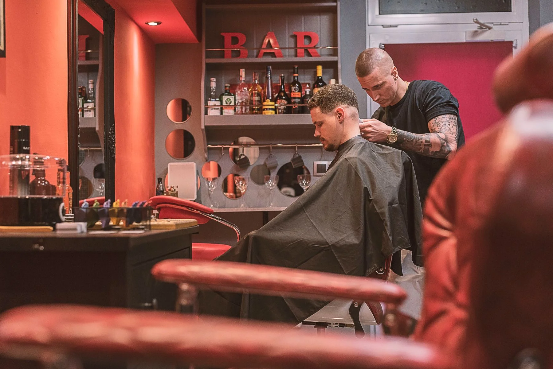 Pánsky strih a úprava brady u barbera v centre mesta – Obrázok 6