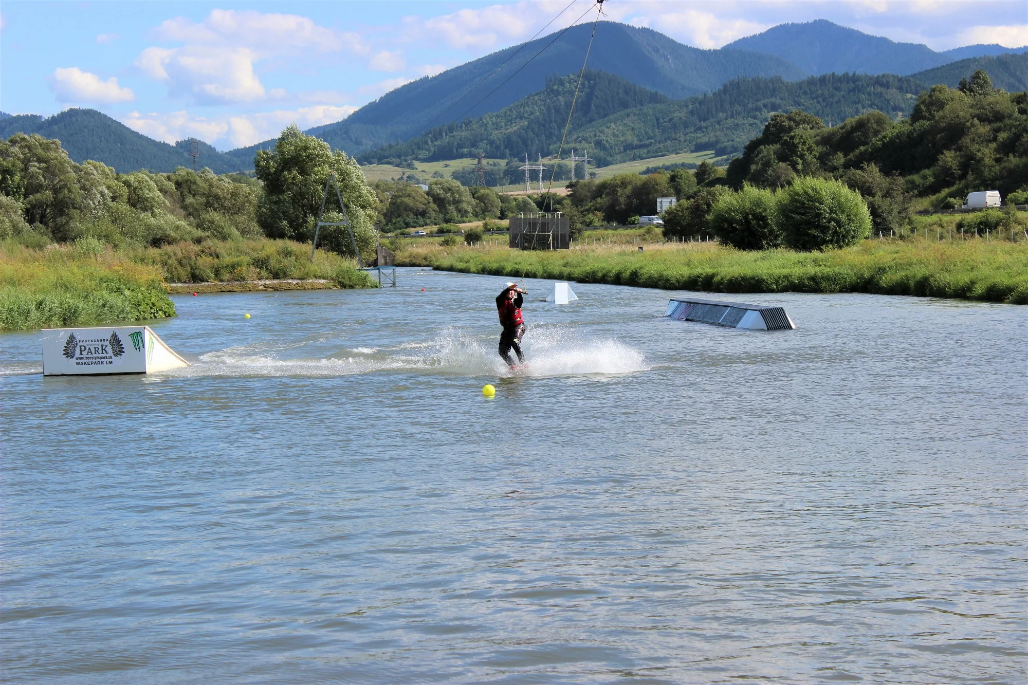 Adrenalínový WAKEBOARDING aj so zapožičaním vybavenia na Liptove! – Obrázok 4