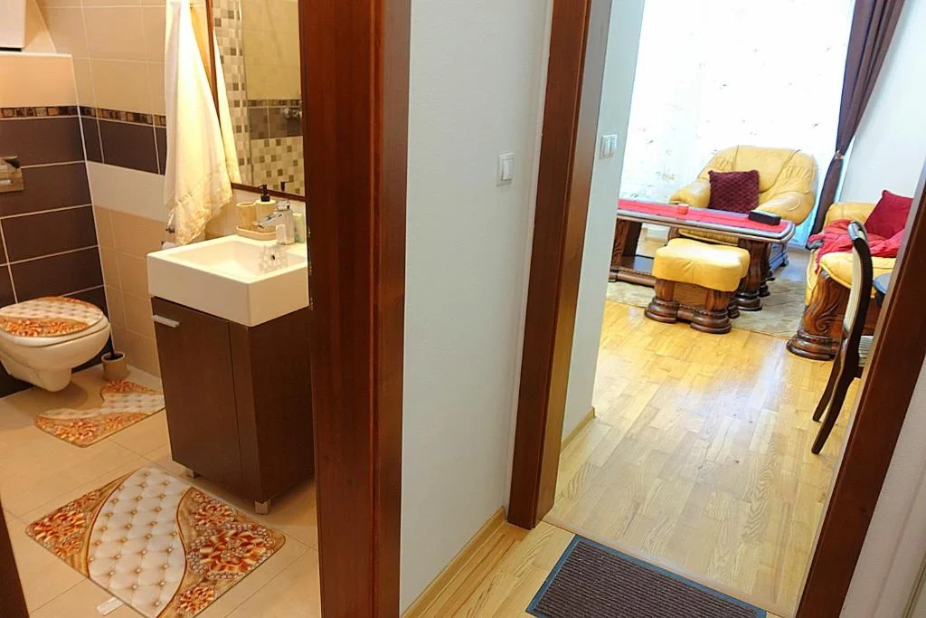 Pobyt v apartmáne v centre Popradu s neobmedzenou infra saunou a parkovaním – Obrázok 4