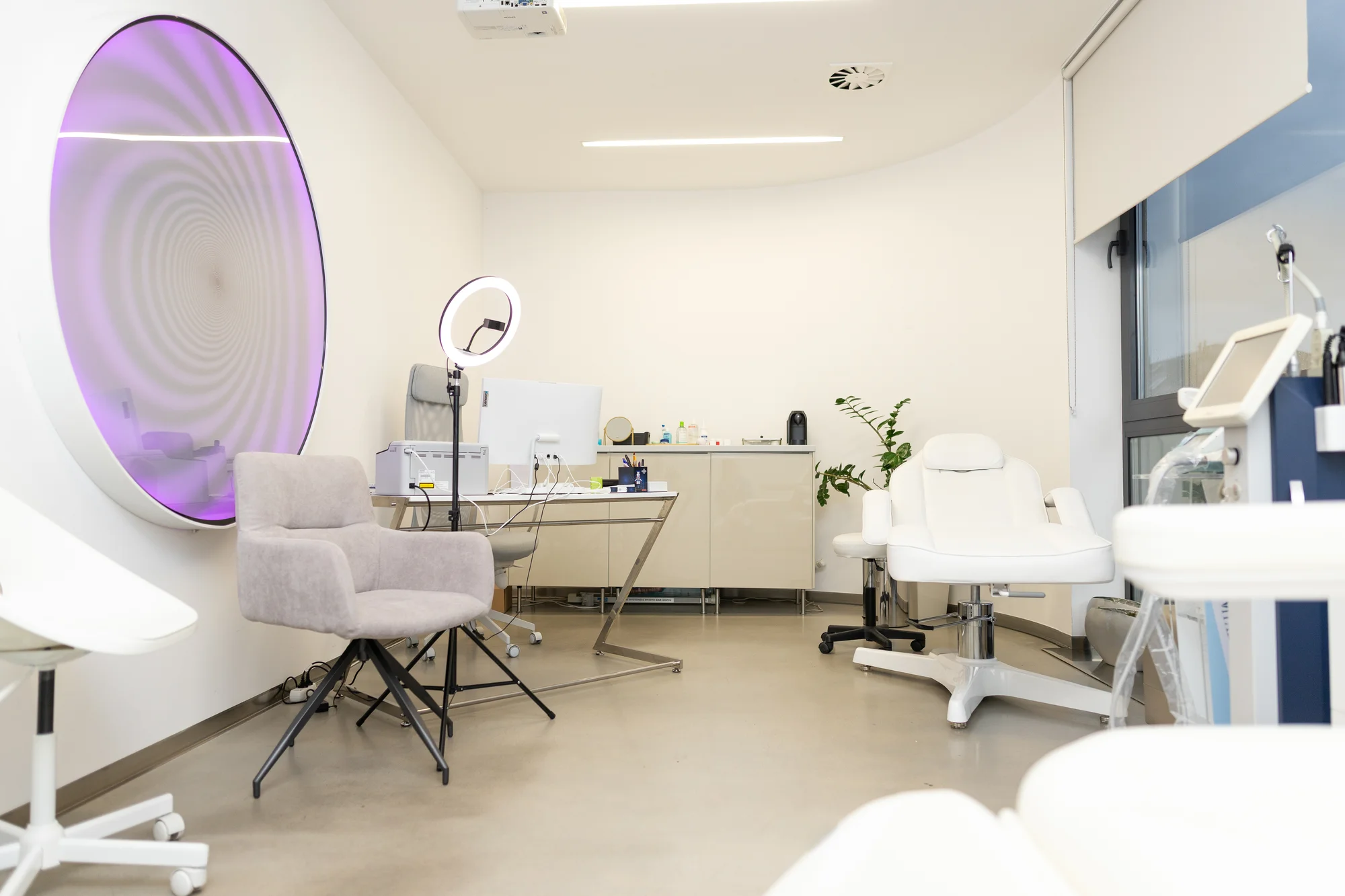 Výplň alebo hydratácia pier kyselinou hyalurónovou v Neuroderm – Obrázok 3