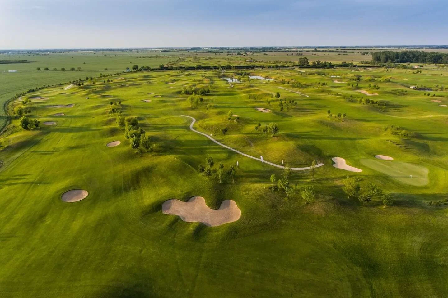 Golfový kurz na získanie Zelenej karty v Apex Golf Club – Obrázok 5