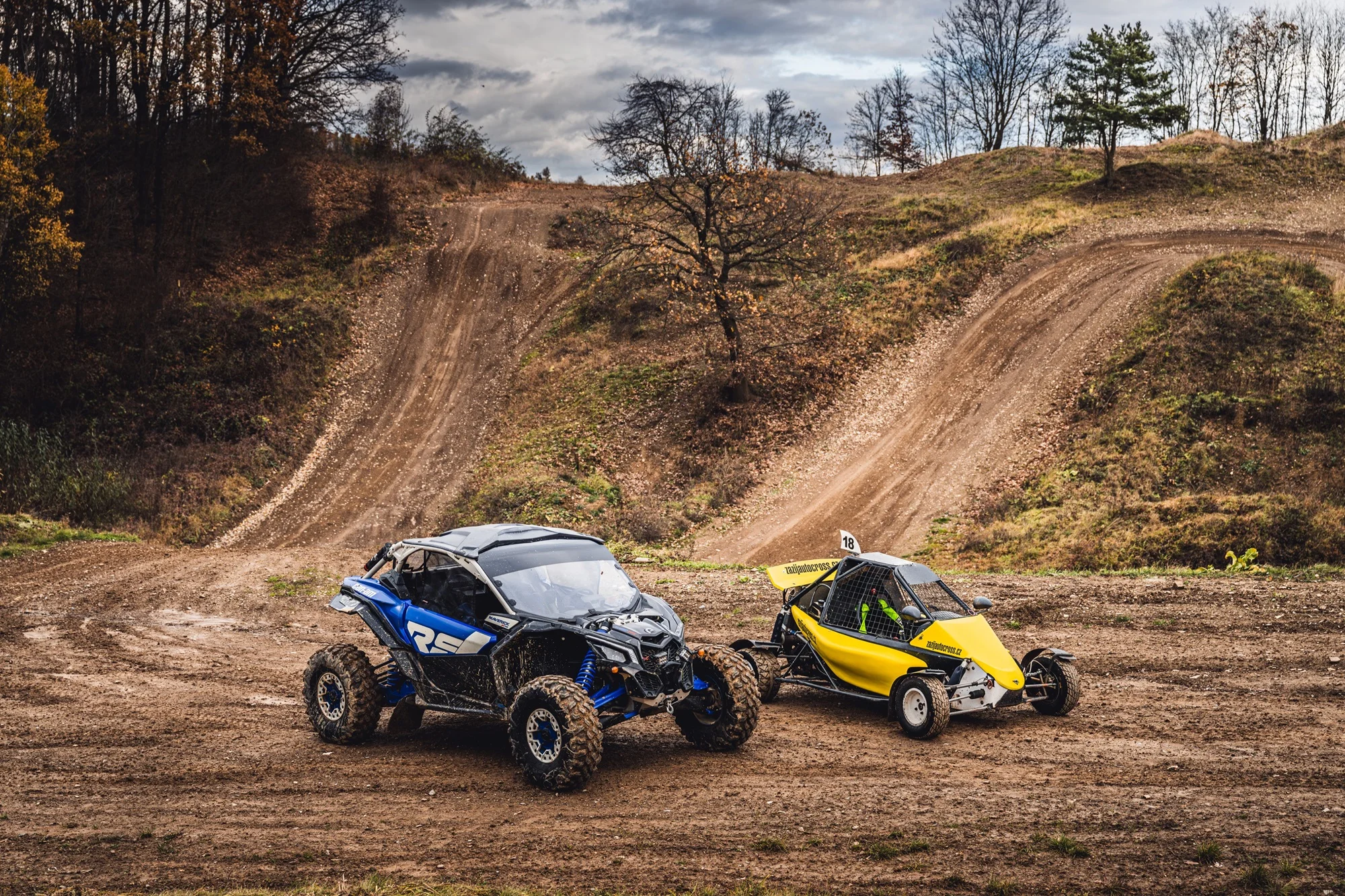 Adrenalínová jazda v bugine na autocrossovom okruhu v Môlči: 3 až 10 kôl pre 1 osobu – Obrázok 5
