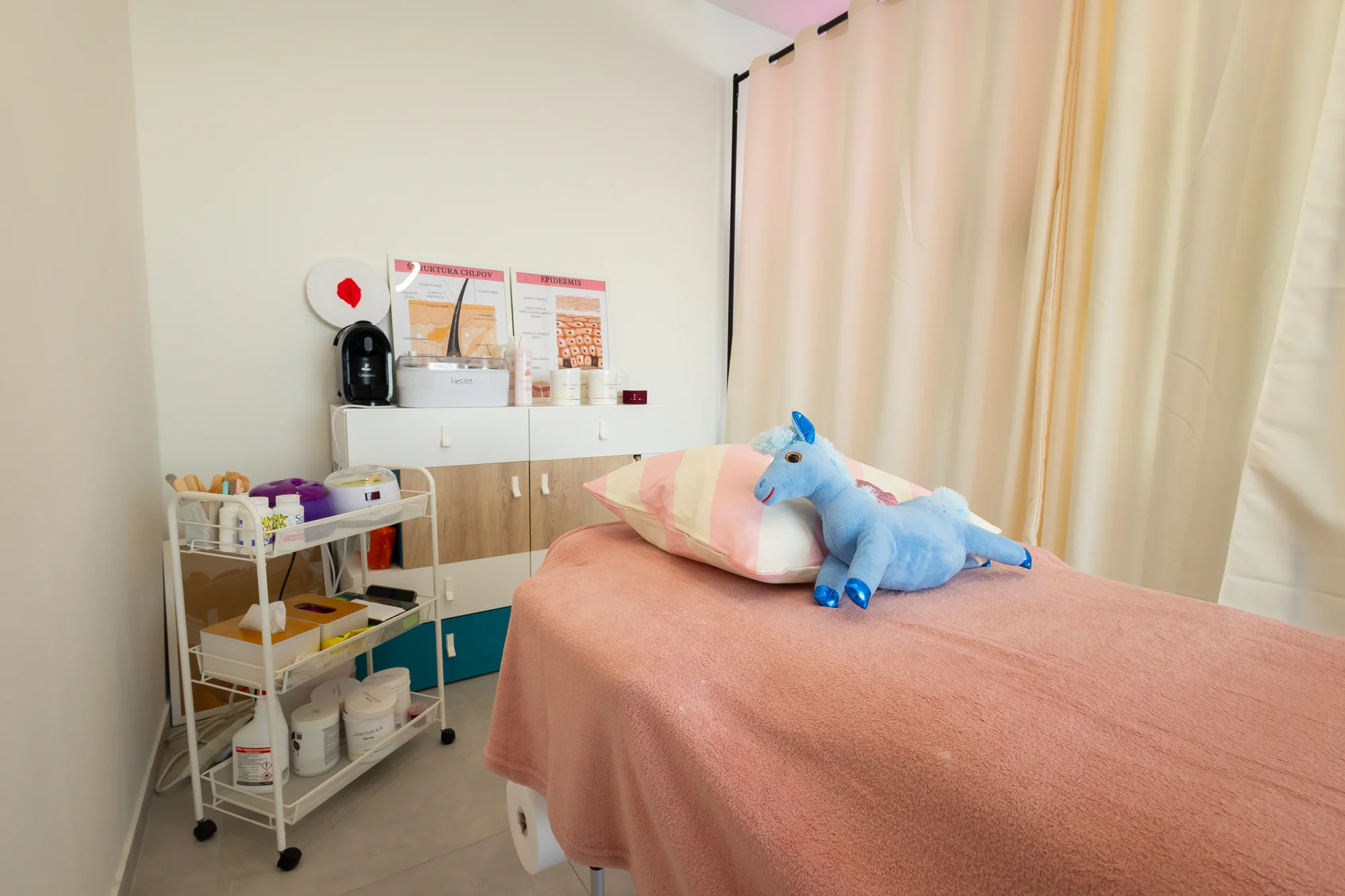 Pohodlná dámska depilácia cukrovou pastou alebo voskom: Nohy, podpazušie, stehná, ruky a iné – Obrázok 2