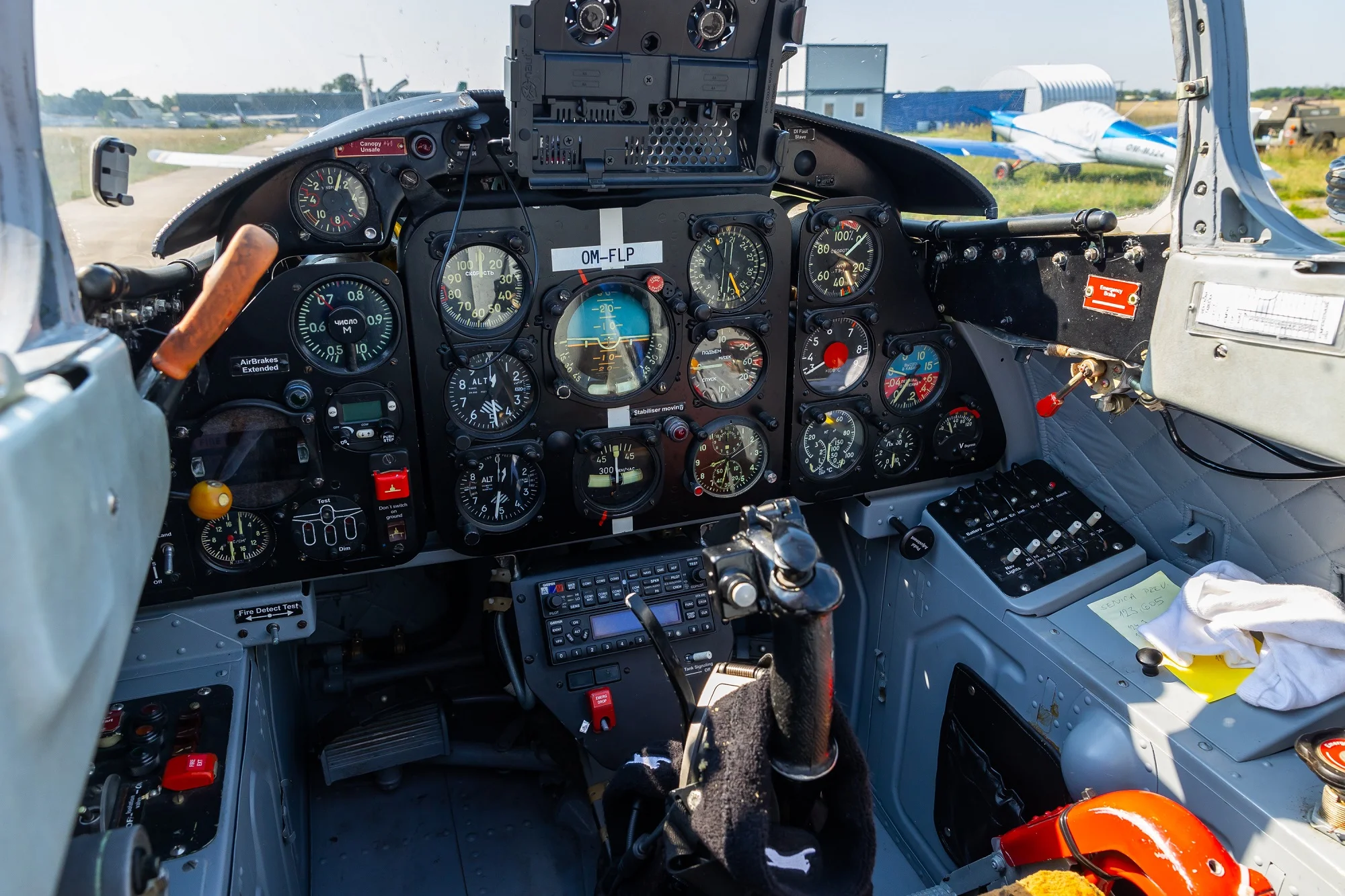 Adrenalínom nabitý let stíhačkou L-29 DELFÍN vrátane akrobacie vo vzduchu! – Obrázok 3