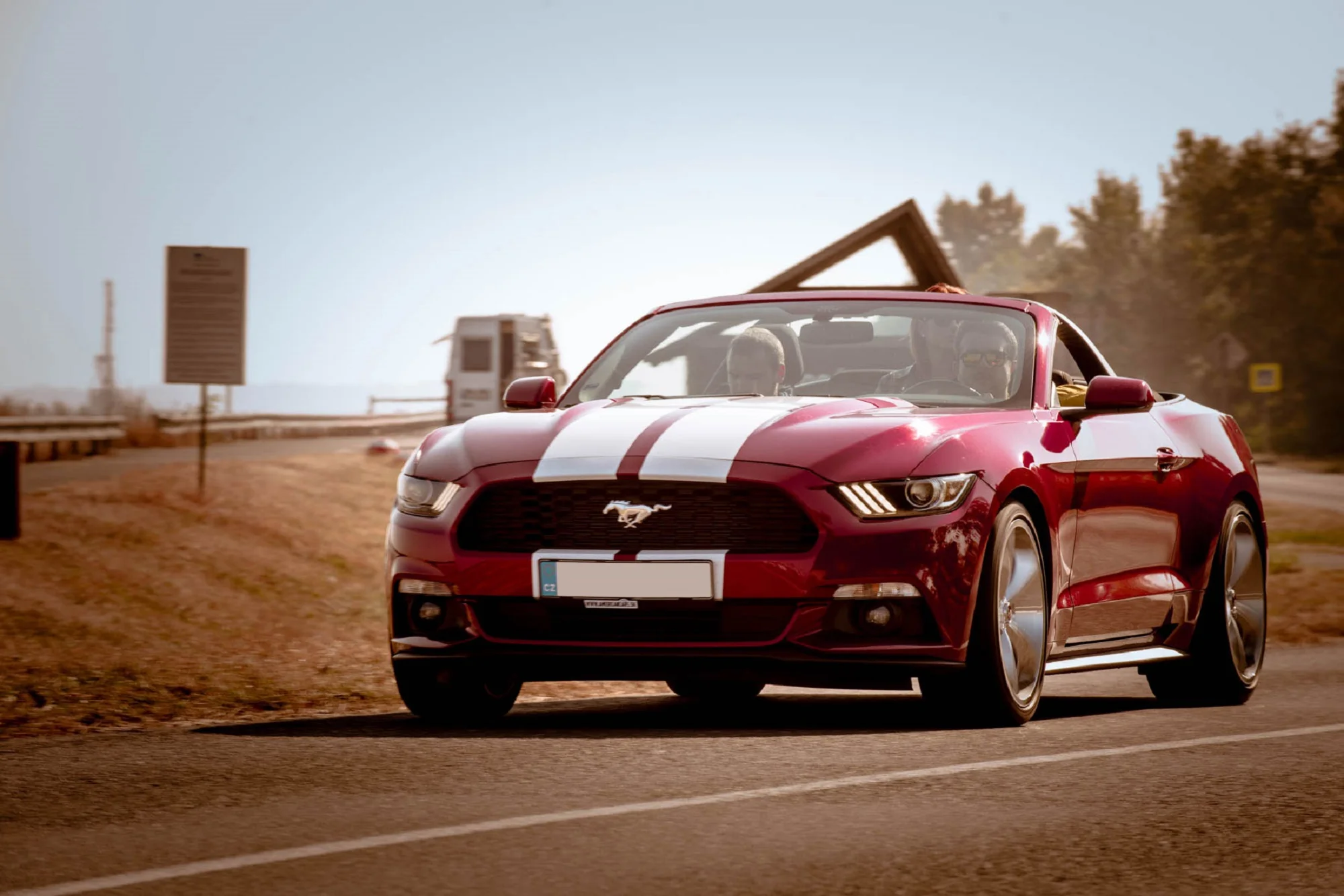 Sloboda za volantom najštýlovejšieho kabrioletu FORD MUSTANG na Slovensku: prenájom od 60 minút až na celý víkend! – Obrázok 2
