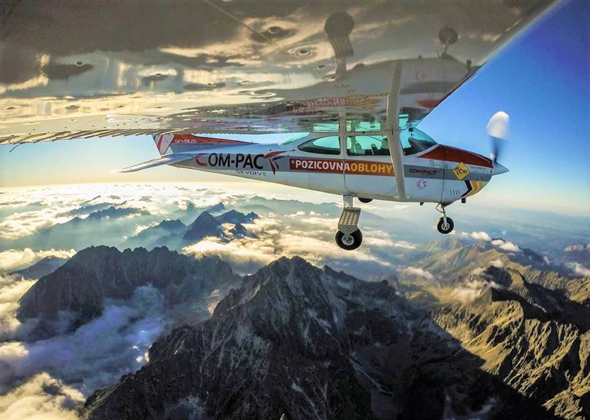 Let lietadlom CESSNA 182 ponad Tatry alebo Spiš pre 1 až 3 osoby s možnosťou pilotovania – Obrázok 2