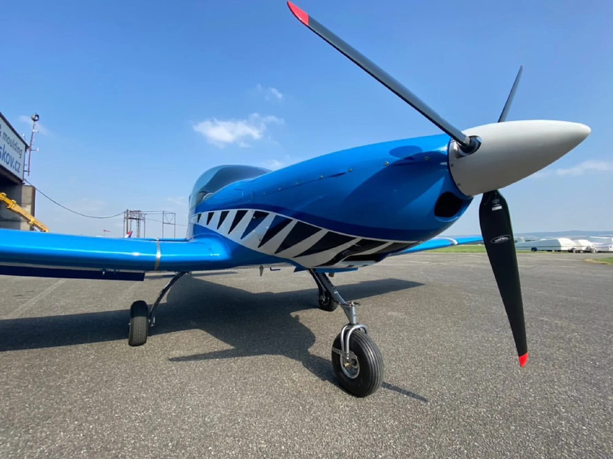 Vyhliadkový let alebo adrenalínový voľný pád so stavom ZERO GRAVITY a certifikátom – Obrázok 3