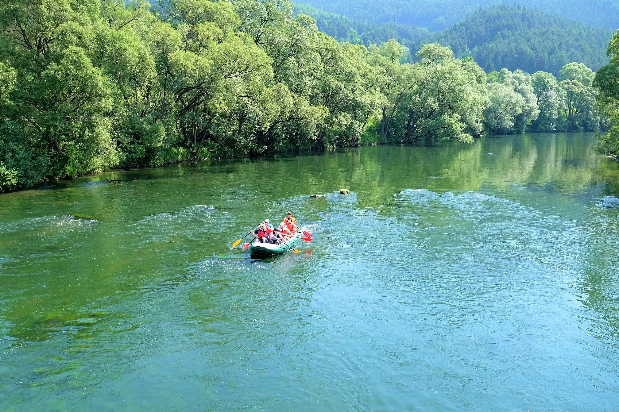 Splav na Liptove: celodenný prenájom raftu pre 6 osôb aj s výbavou – Obrázok 3