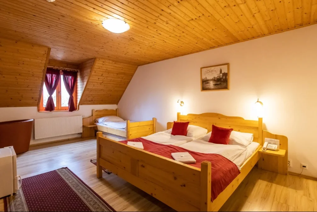 Pobyt v kolibe na brehu Slnečných jazier: masáž, sauna aj prosecco – Obrázok 6