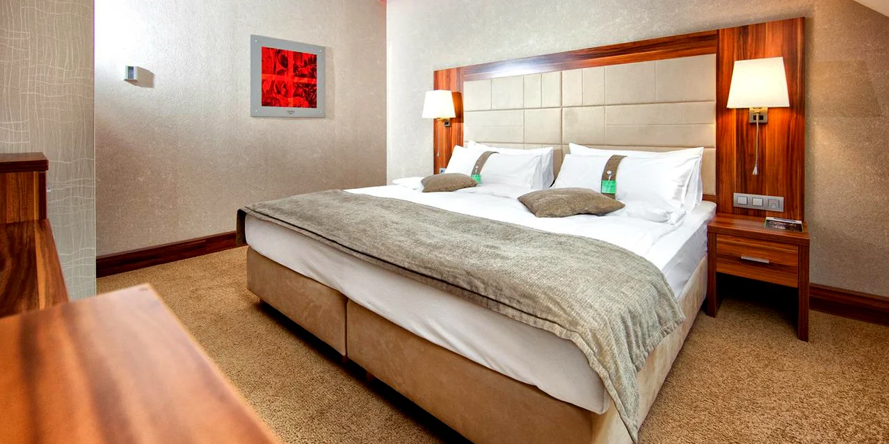 Pobyt v obľúbenom 4* hoteli HOLIDAY INN Trnava: dizajnový interiér, raňajky aj wellness – Obrázok 4