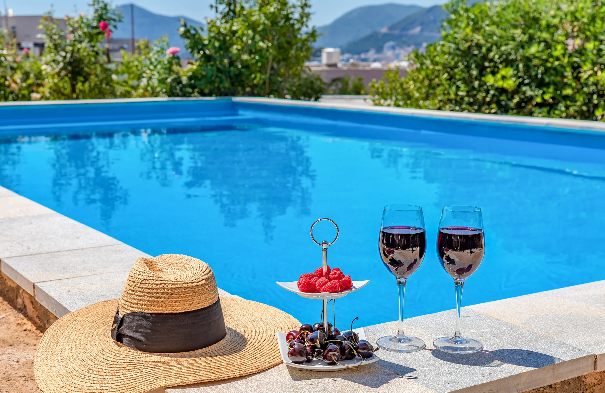 Apartmány neďaleko dedinky Sveti Stefan: vonkajší bazén, skvelá poloha kúsok od mora – Obrázok 3