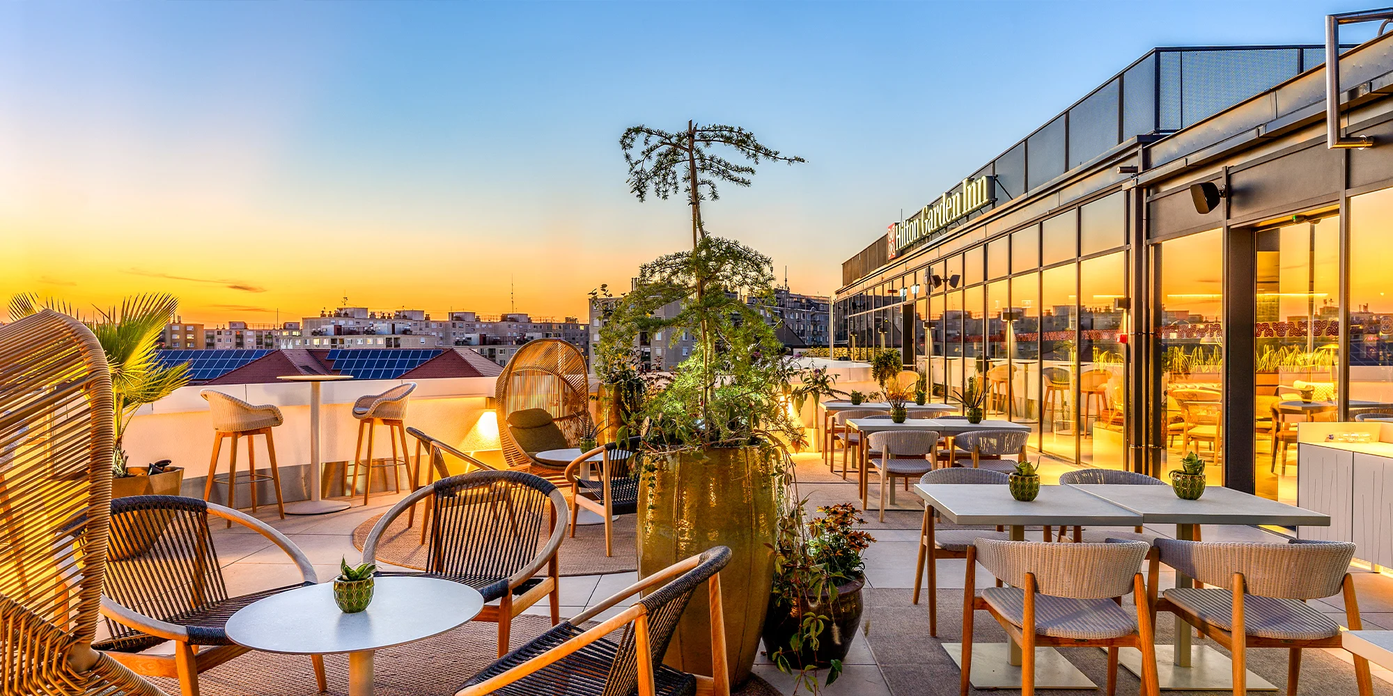 Štvorhviezdičkový hotel v centre Debrecínu: polpenzia aj drink v Sky Bare s panoramatickým výhľadom