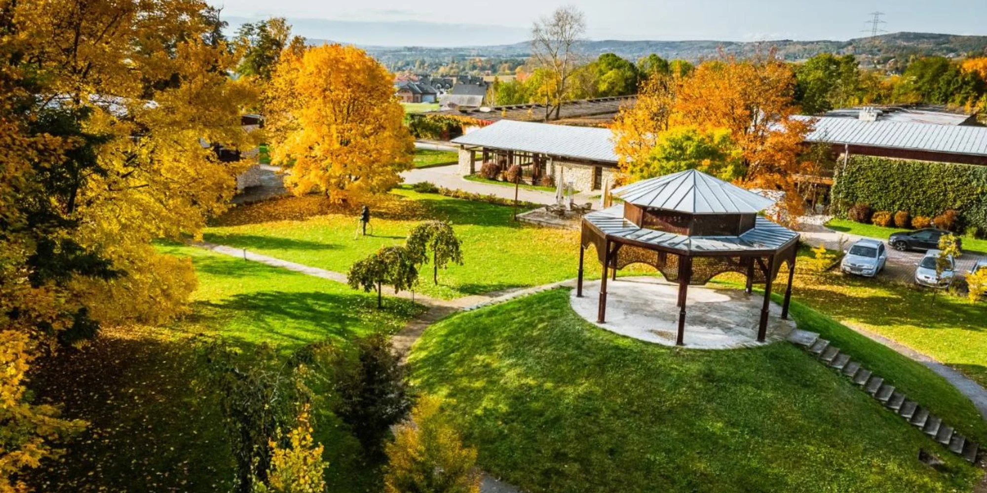 Pôvabný hotel s umením v historickom parku neďaleko Krakova s raňajkami alebo polpenziou – Obrázok 6