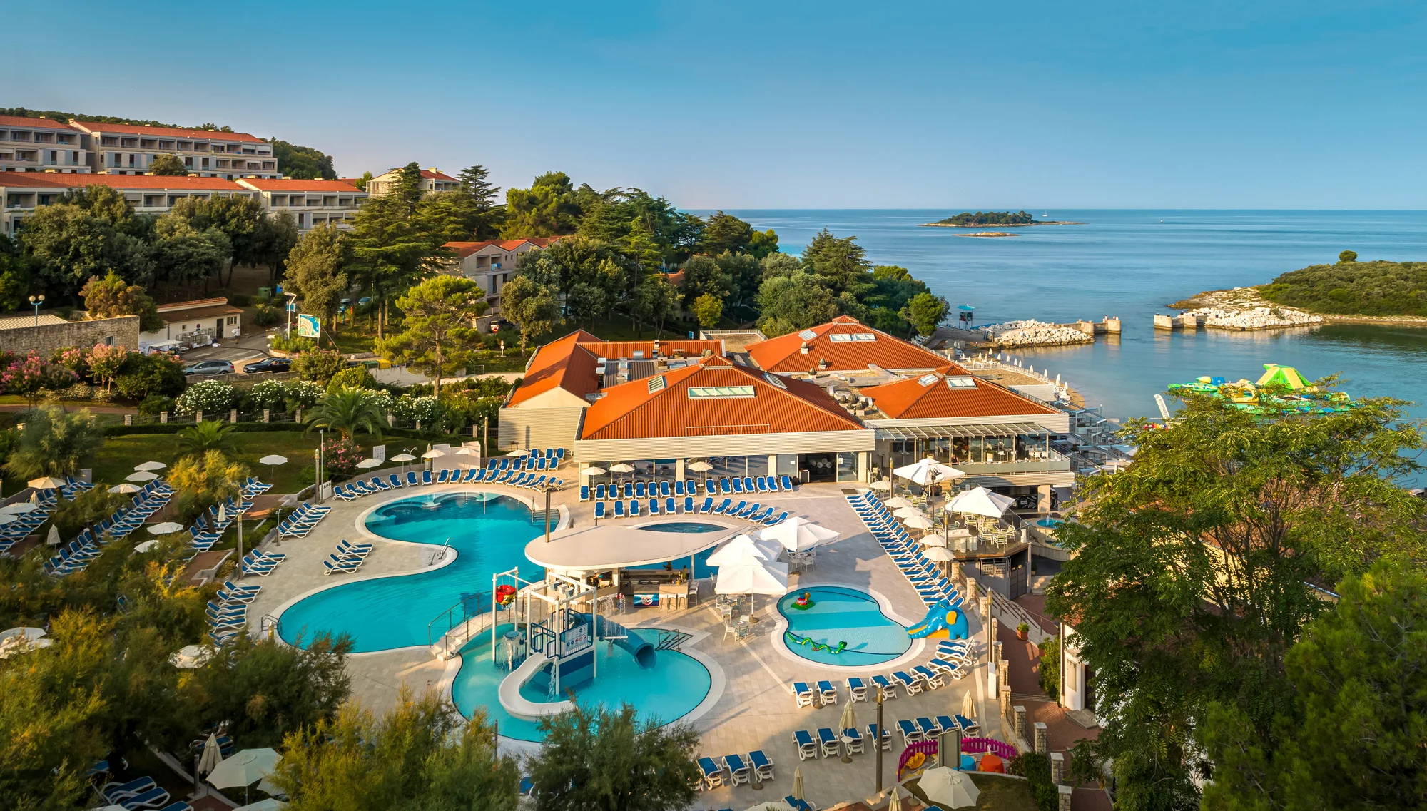 Rodinná dovolenka na Istrii: 4* apartmánový rezort priamo pri mori, raňajky aj polpenzia – Obrázok 2