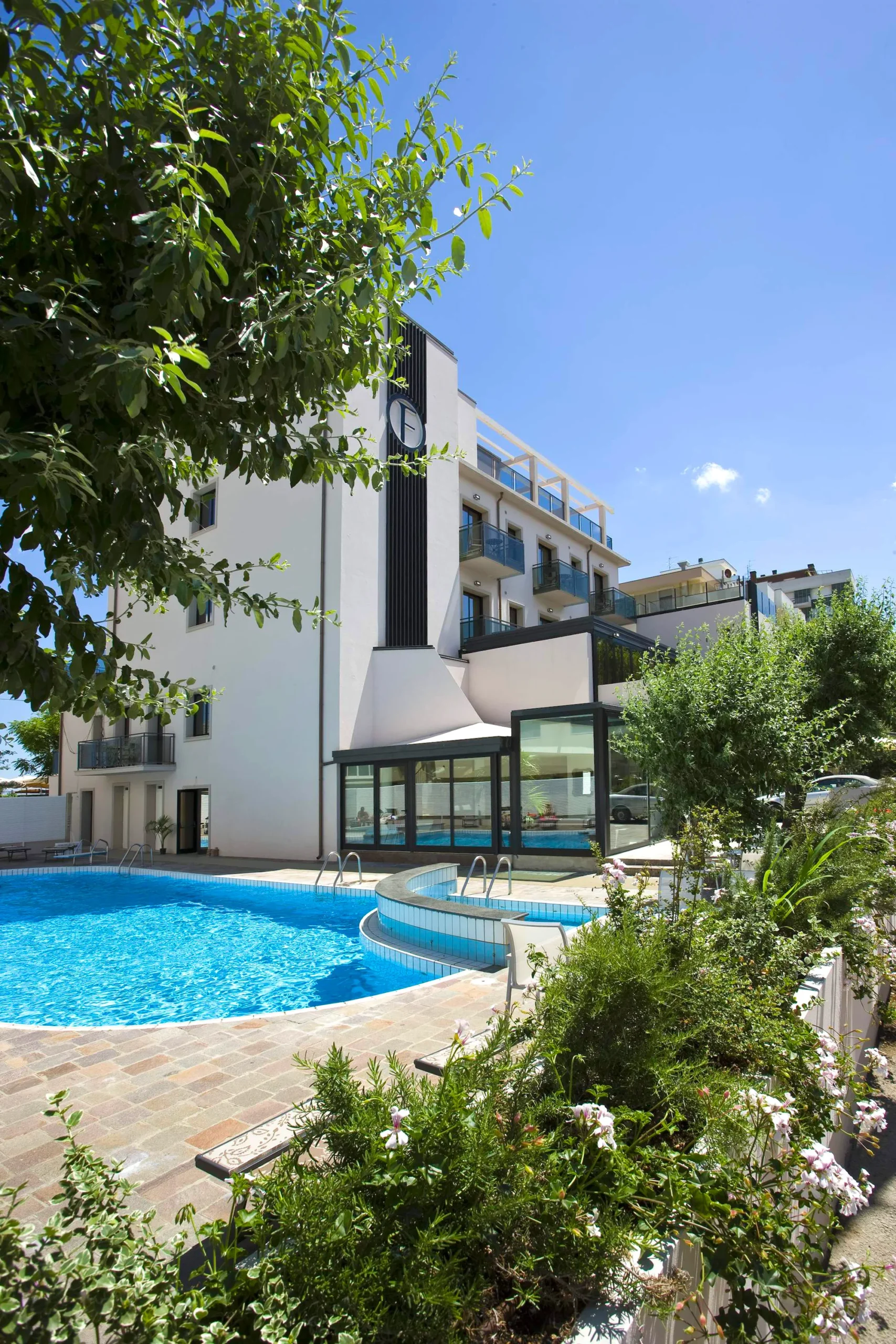 Relax v Rimini: hotel priamo pri pláži, raňajky, polpenzia alebo plná penzia, bazén aj wellness – Obrázok 2