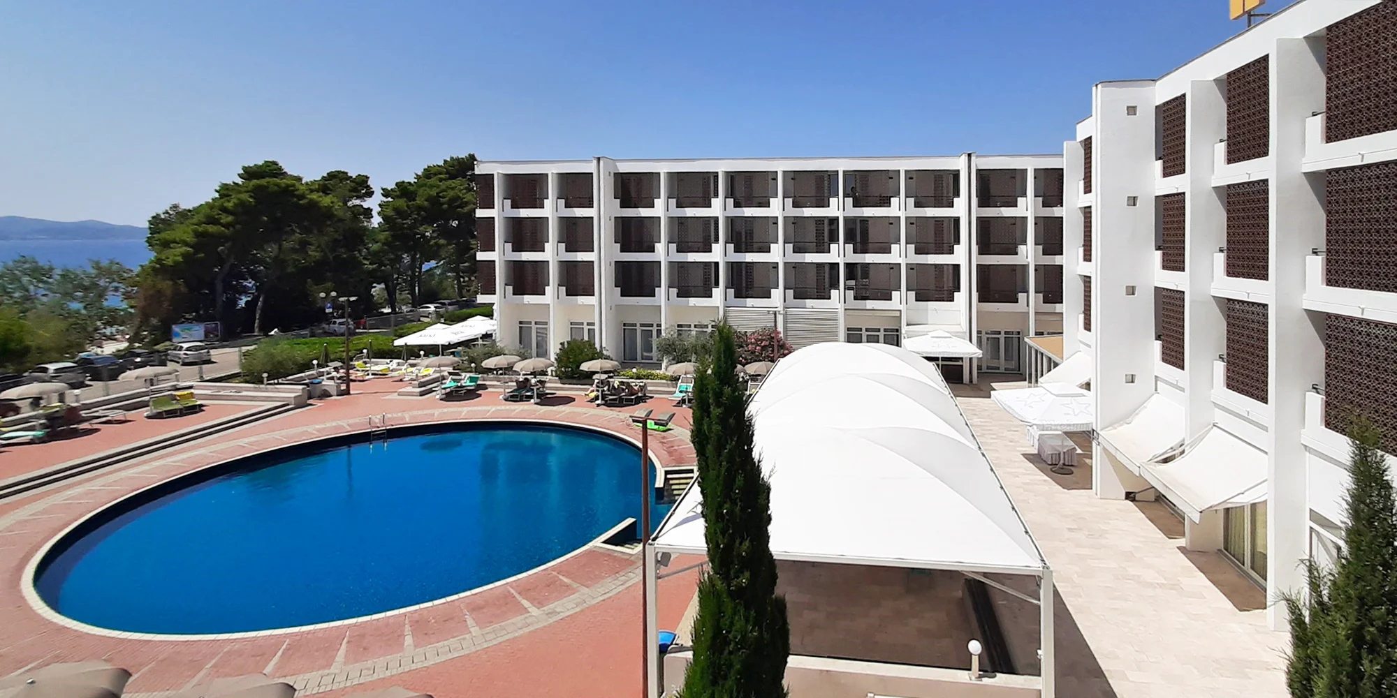 Moderný hotel v Zadare priamo pri mori s raňajkami, polpenziou alebo plnou penziou a bazénom – Obrázok 6