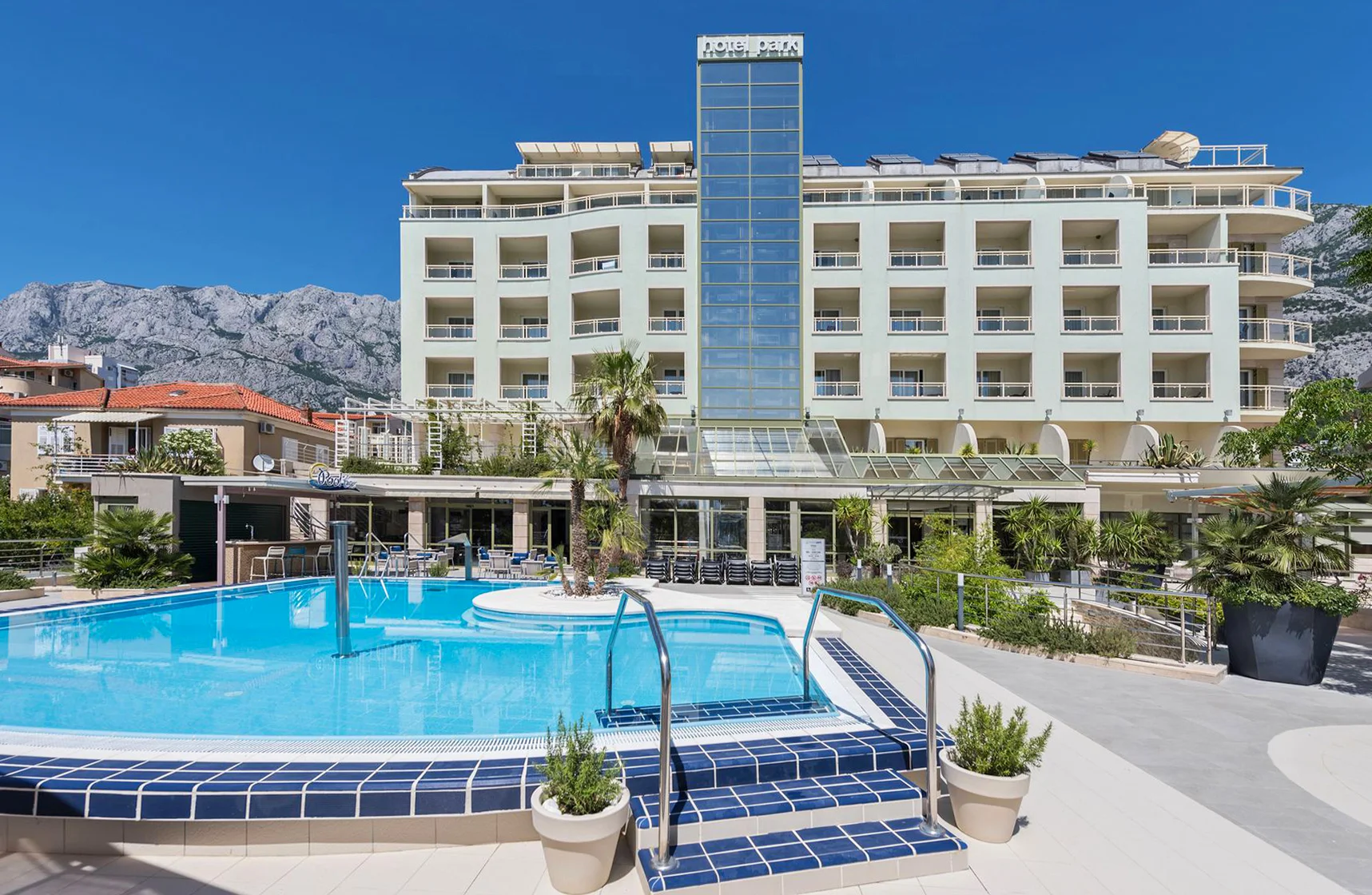 Letovisko Makarská: 4* hotel pri pláži s raňajkami alebo polpenziou, wellness aj bazénom – Obrázok 3