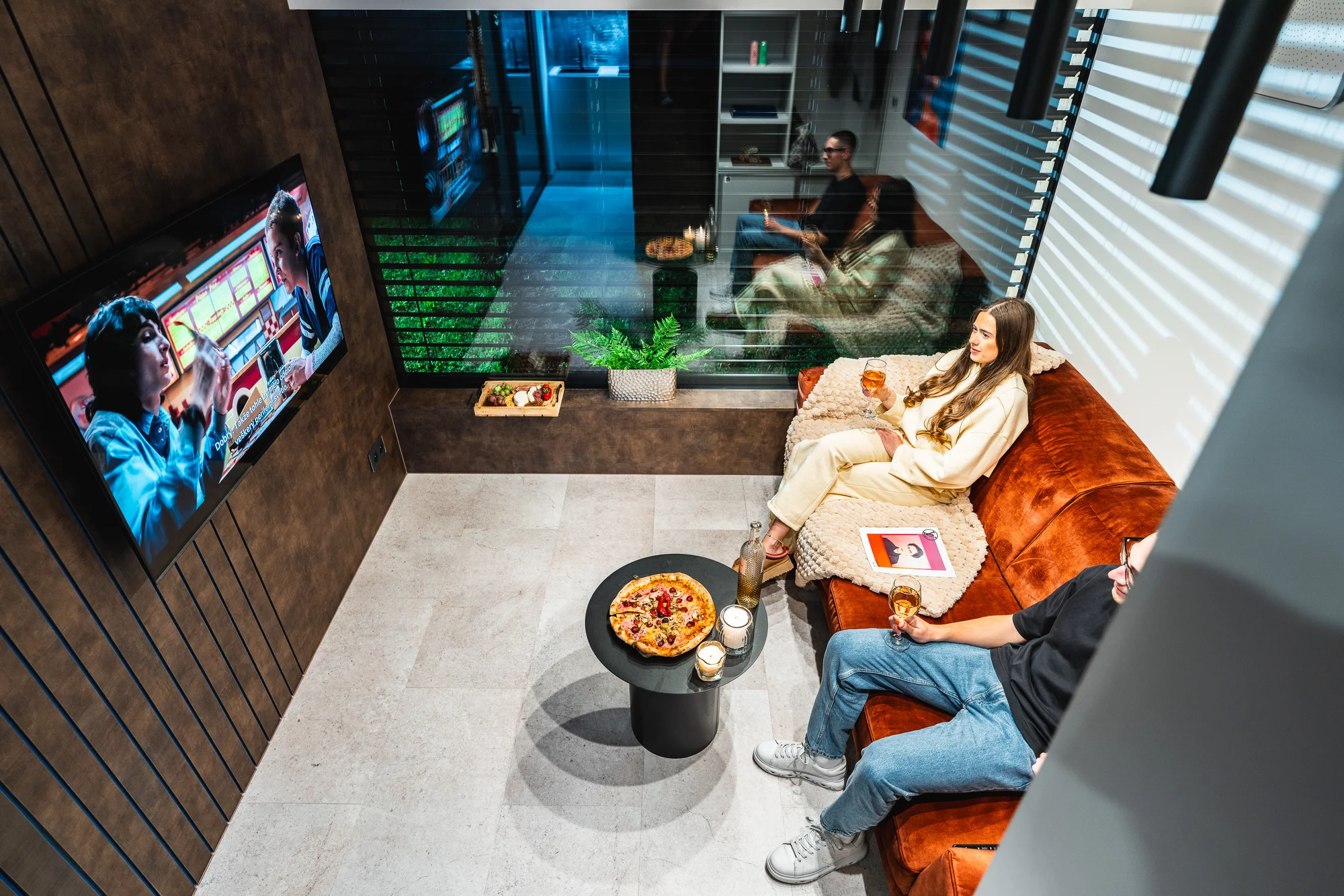 Za romantikou do Ostravy: tiny house s kuchyňou, Netflixom aj terasou s posedením – Obrázok 6
