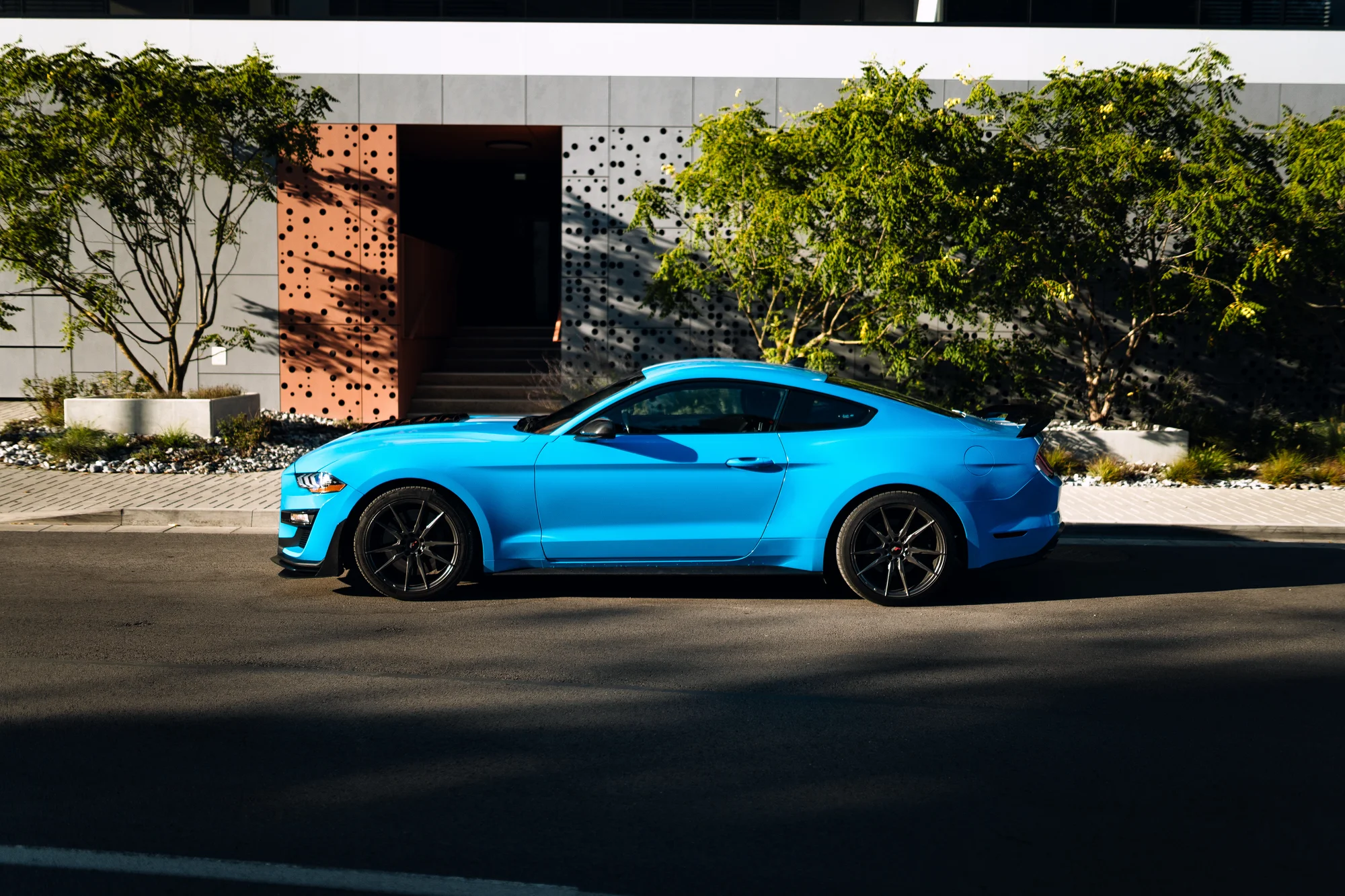 Zážitková jazda na Ford Mustang V8 GT500, Lamborghini Gallardo a Ferrari California T v premávke – Obrázok 6
