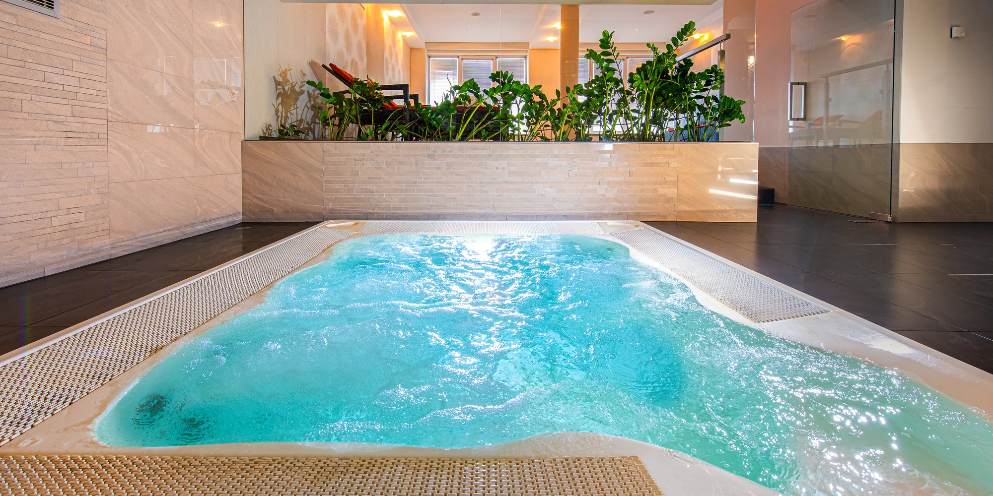 Romantický pobyt pod Vysokými Tatrami s raňajkami, wellness a zľavami na aktivity – Obrázok 2