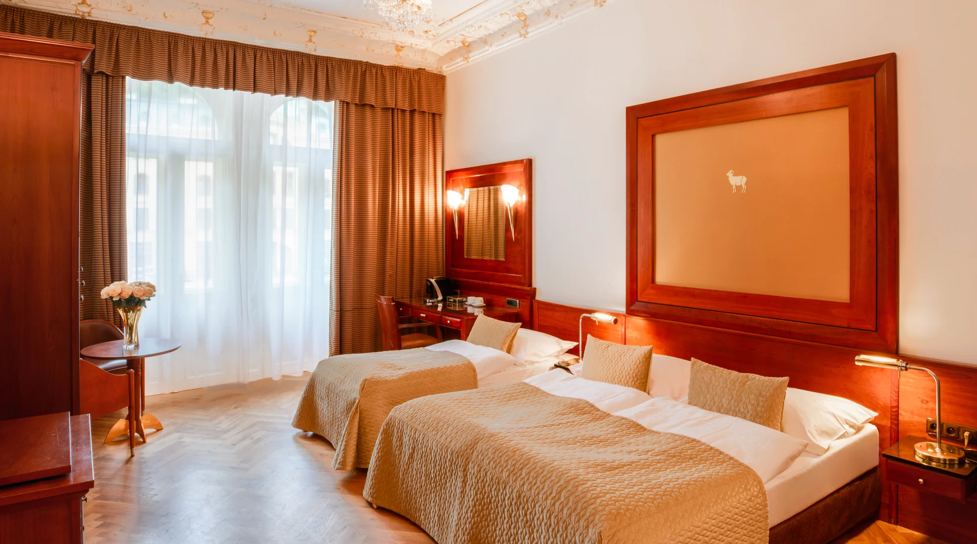 Luxusný hotel na karlovarskej kolonáde: pobyt s možnosťou raňajok aj pivných kúpeľov – Obrázok 2