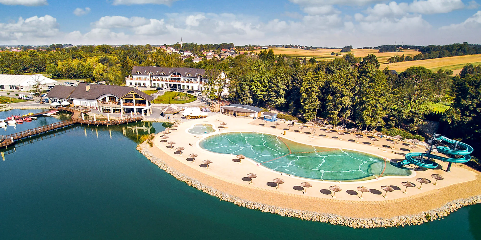 Hotel s vlastnou pieskovou plážou, wellness, atrakcie a zábavný park Energylandia na skok