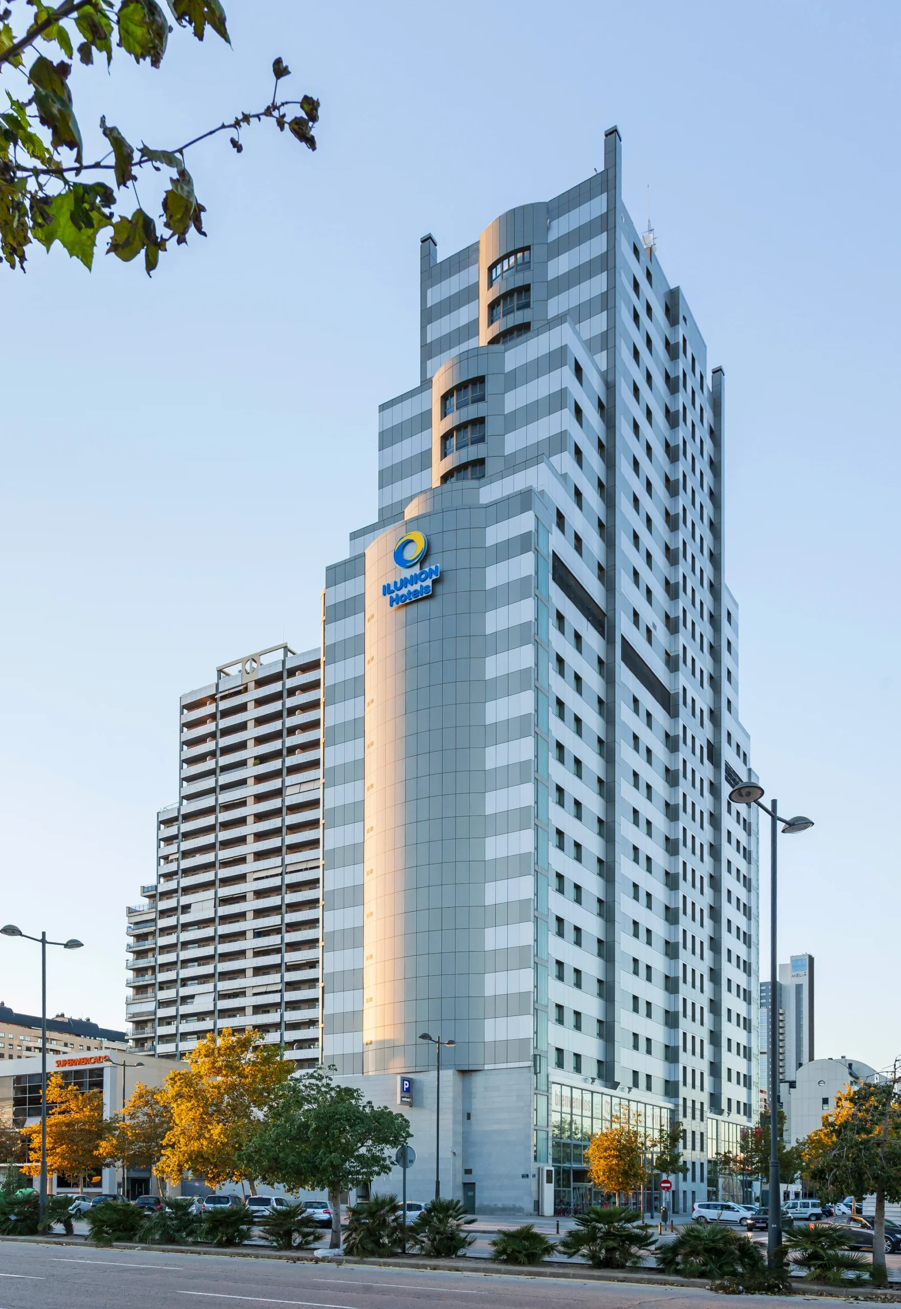4* hotel vo Valencii: bufetové raňajky a vonkajší bazén, 3 km od historického centra – Obrázok 2